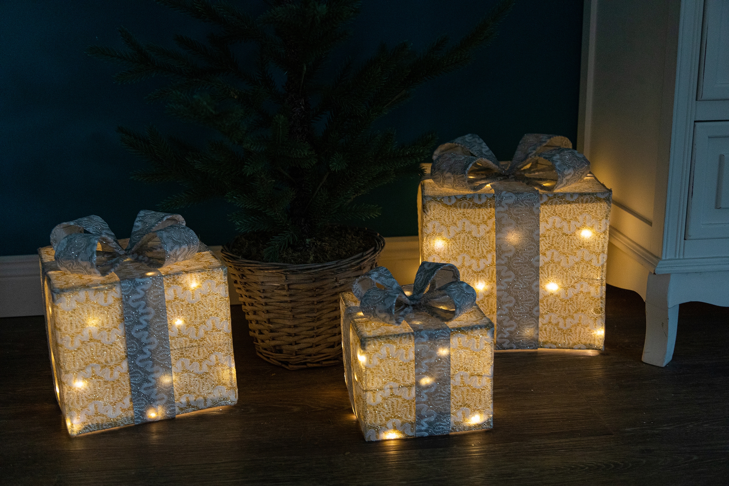 Myflair Möbel & Accessoires LED Dekoobjekt »Geschenk«, 3 unterschiedliche  Größen, mit LED Beleuchtung, Weihnachtsdeko kaufen | BAUR