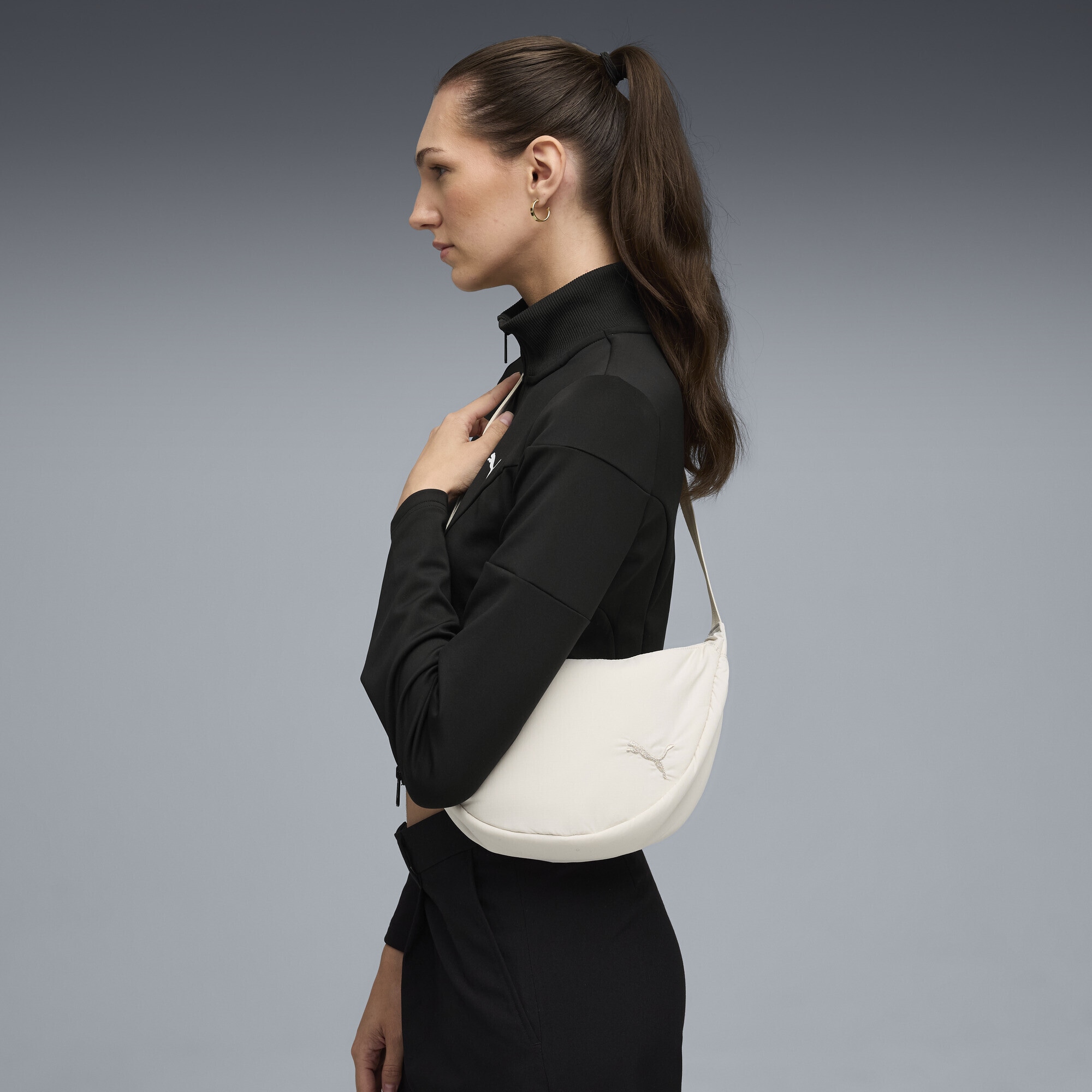 PUMA Handtasche »HER 3 l Halbrunde Tasche Mädchen und Damen«