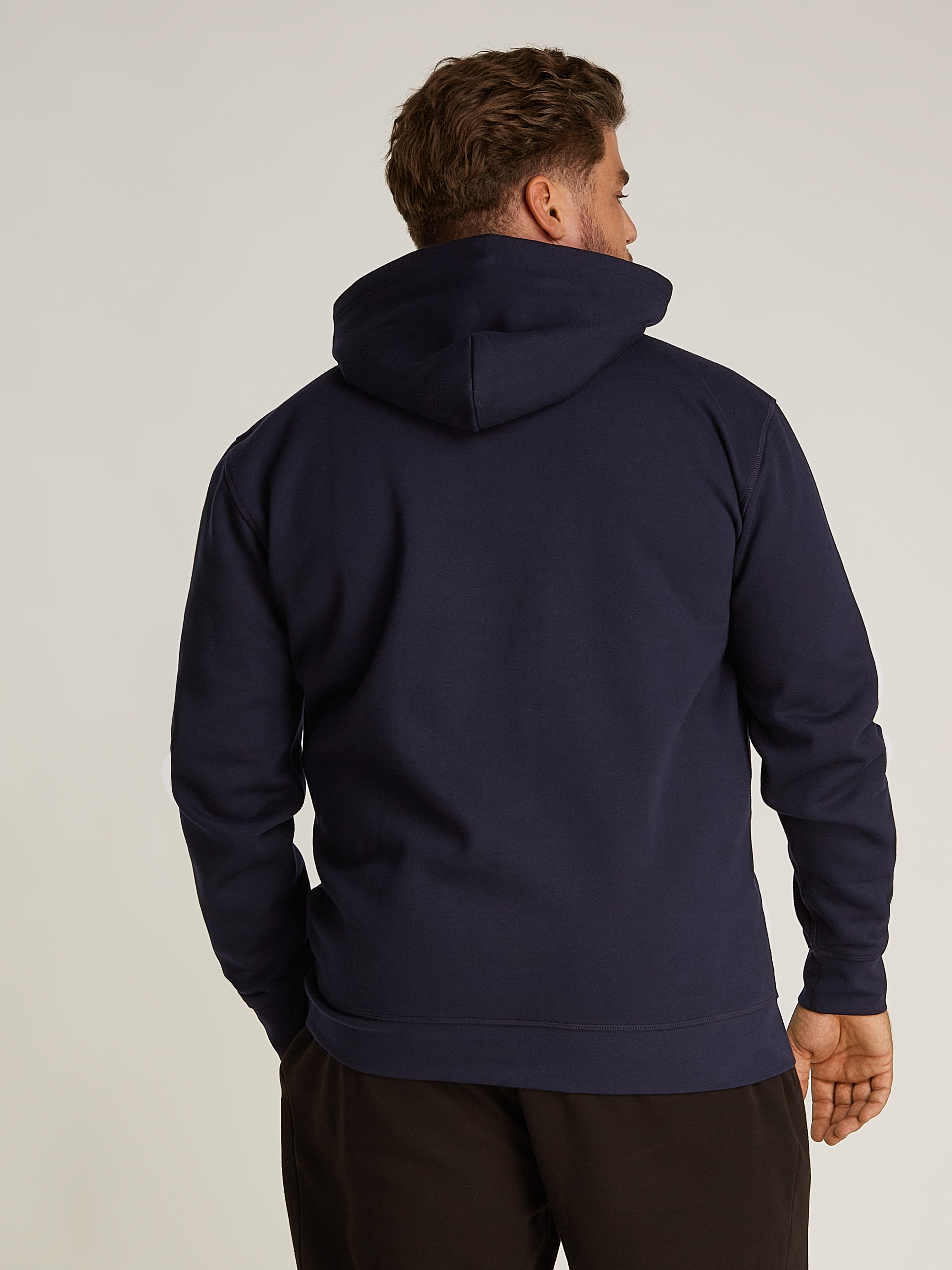 Tommy Hilfiger Big & Tall Hoodie »BT-BIG HILFIGER HOODY-B«, in Großen Größen, mit Logostickerei am Ärmel