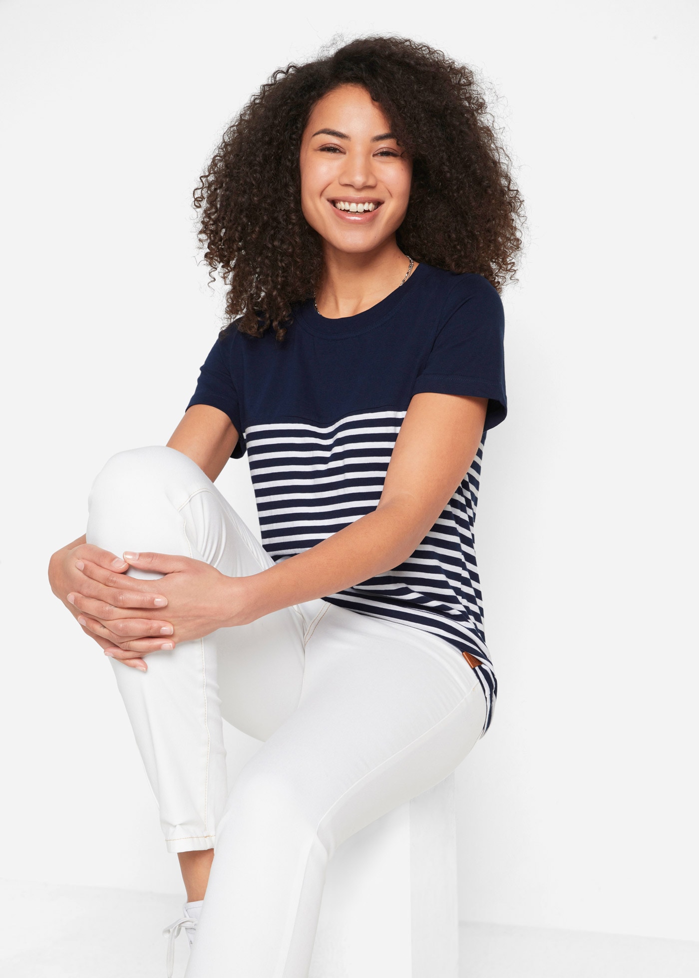 bonprix T-Shirt lockere Passform, Kurzarm-Design, mit Rundhalsausschnitt