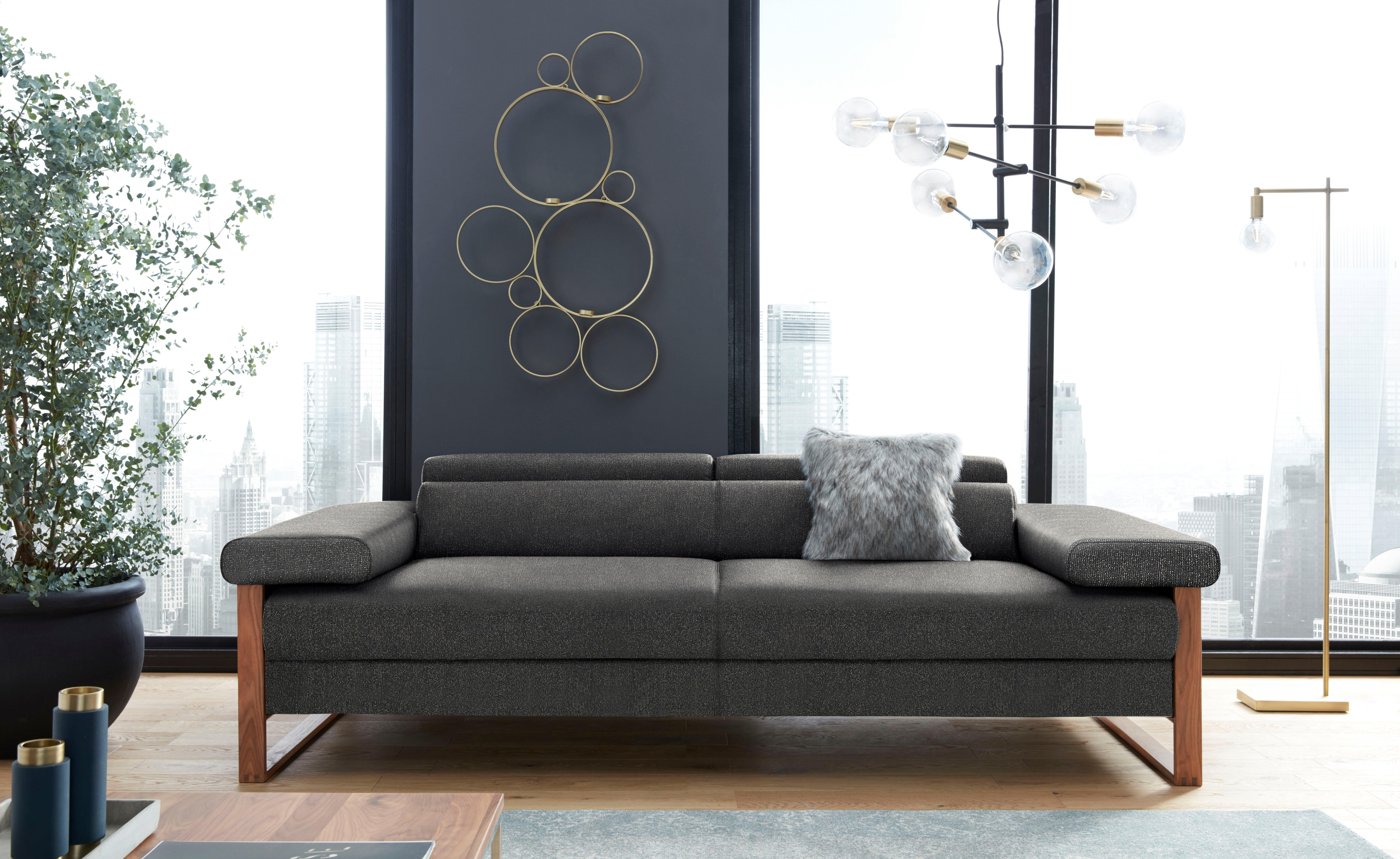 W.SCHILLIG 2,5-Sitzer "finn" German Design Award 2016, Fußgestell Nussbaum natur, Breite 230 cm