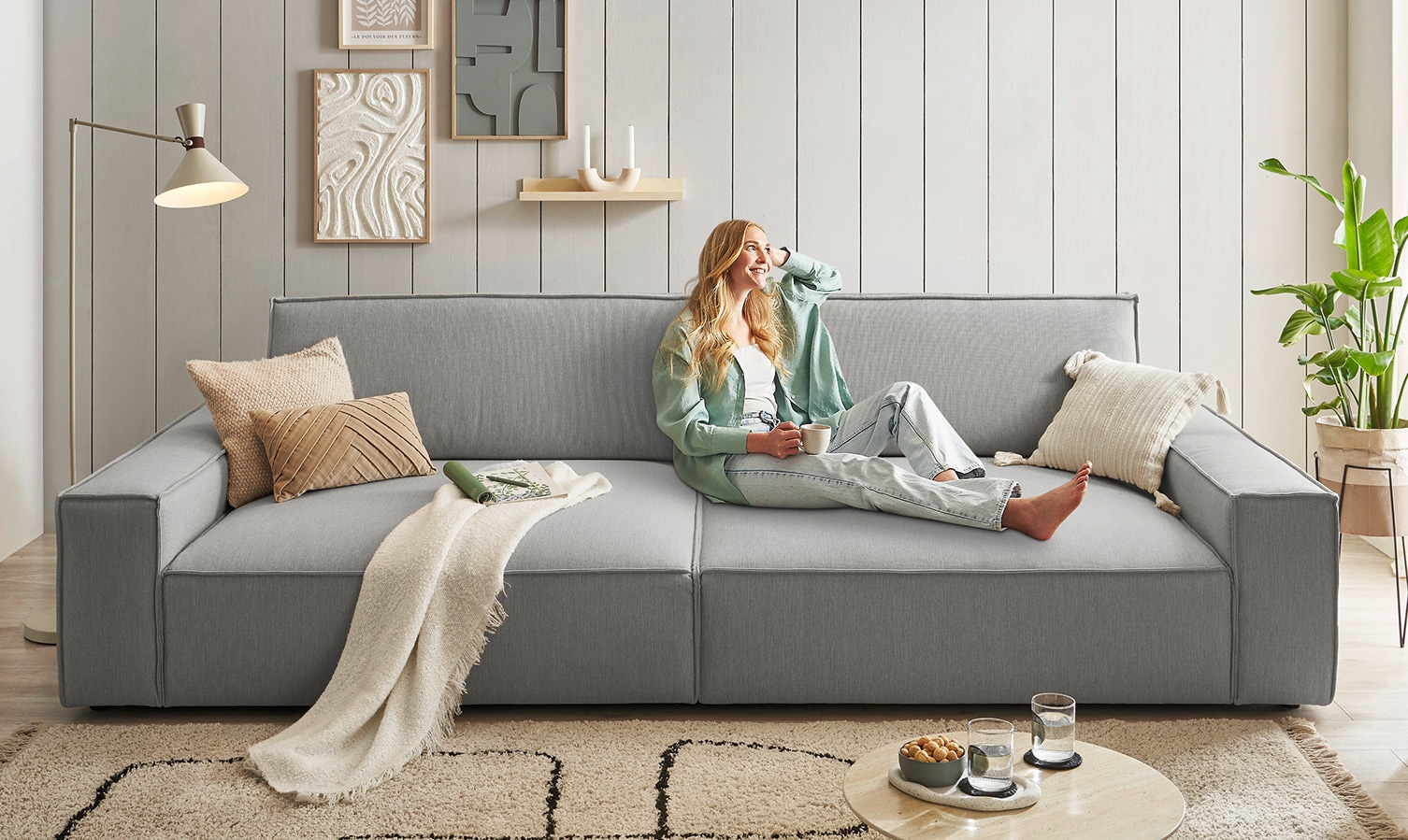 OTTO home Big-Sofa "SHERWOOD XXL Leinenoptik, Big-Sofa (316cm), extra tief (95 cm)" bequemer Sitzkomfort, Cord u. Leinenoptik, Kedernaht