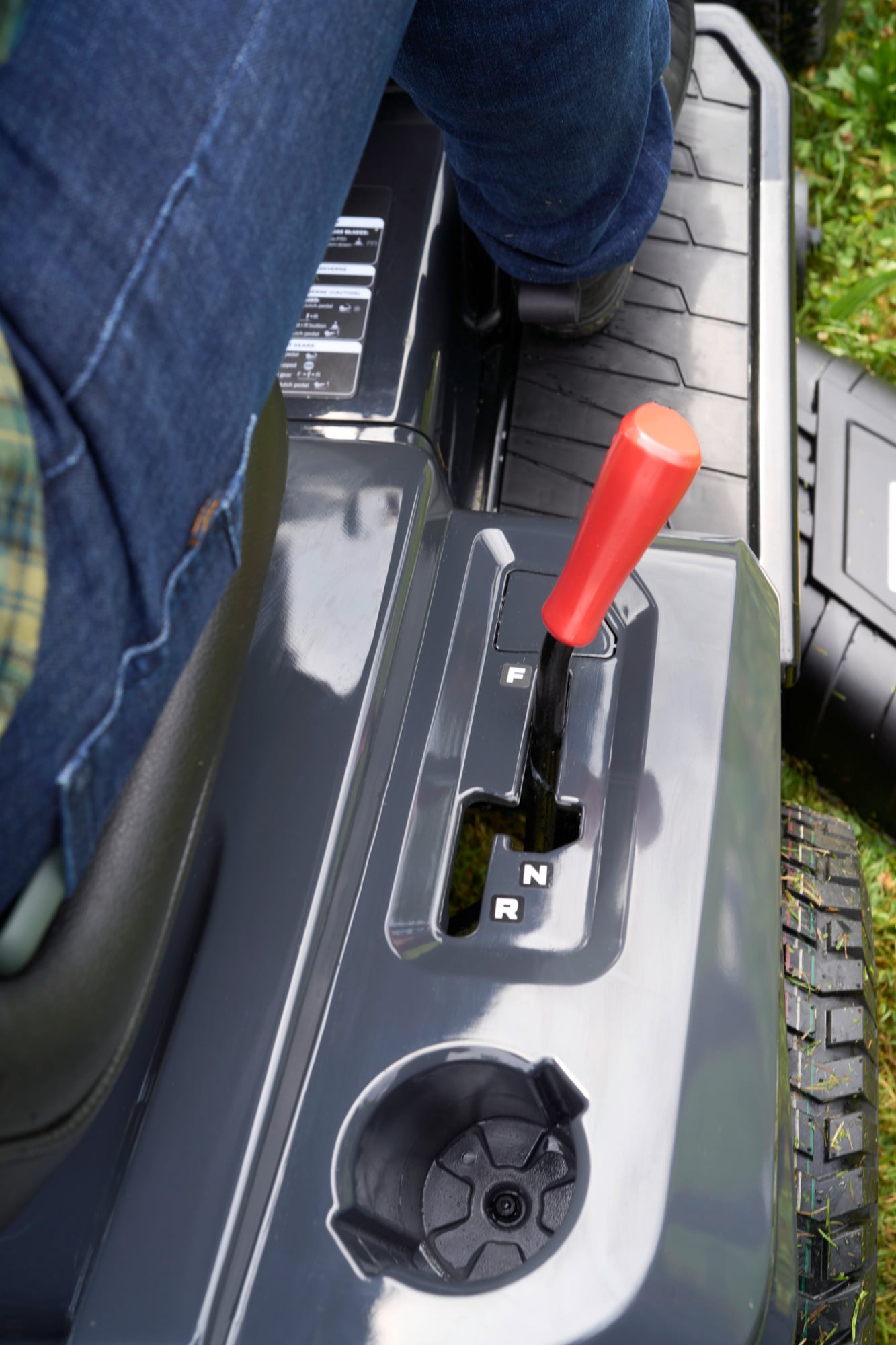 AL-KO Rasentraktor »EASY 13-92.6 CS-A Seitenauswurf« CVT (stufenloses Getriebe)