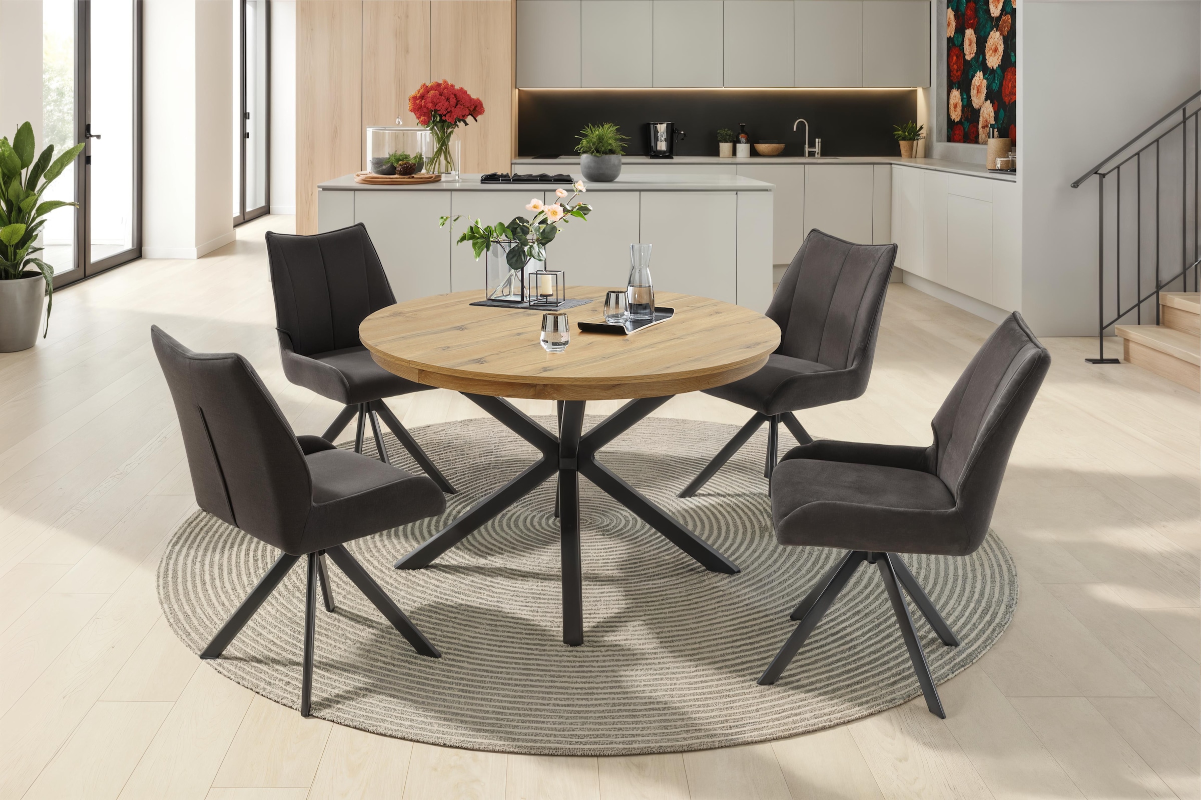 Jockenhöfer Gruppe Essgruppe »Olbia/Madison Sitzgruppe (Set, 5-tlg., 1 Ausziehtisch und 4 Stühle)« 5 tlg. Tisch mit Butterflyauszug, 120-160 cm, Wildeiche