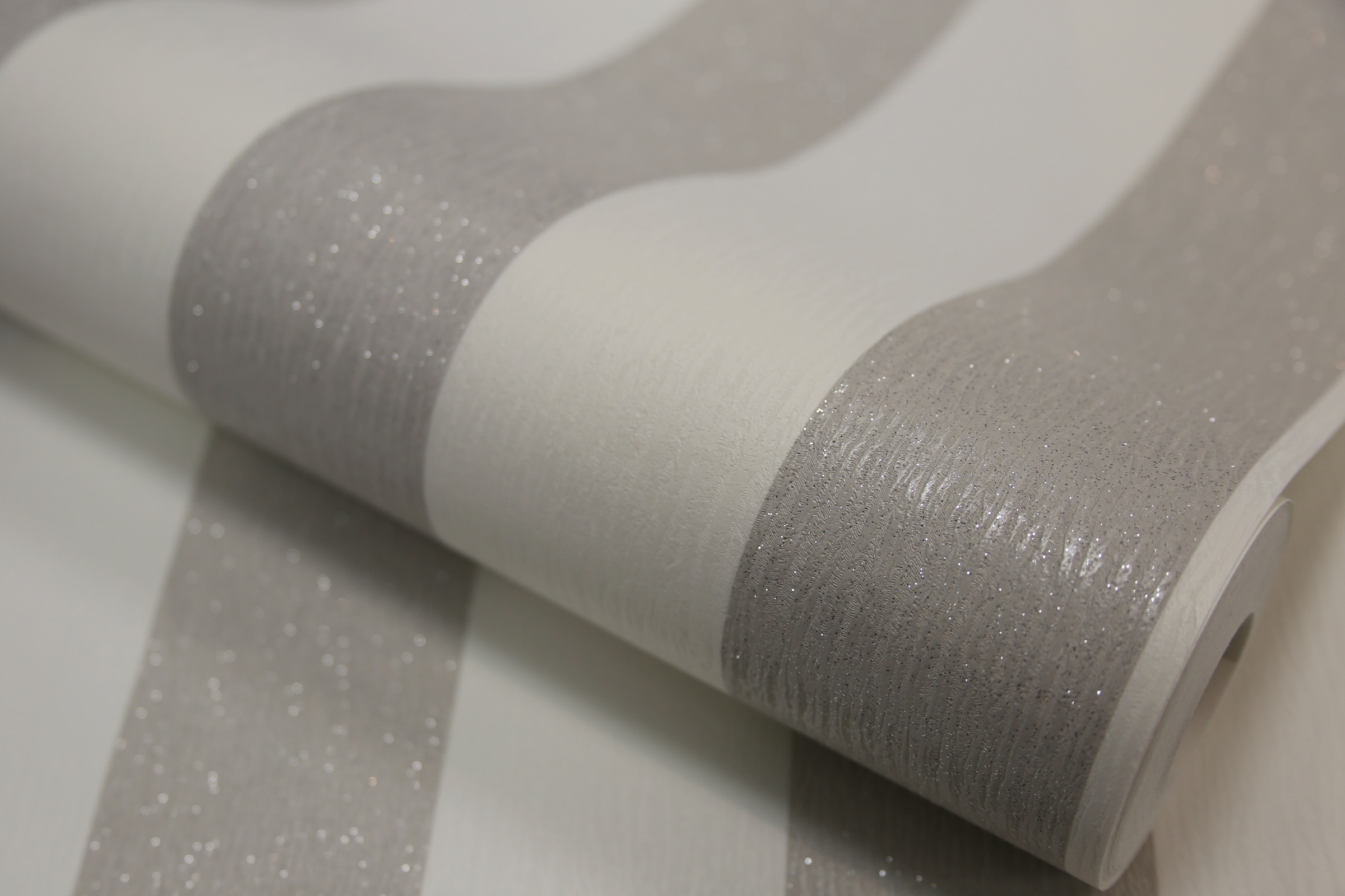 Boutique Vliestapete »Streifen Metallic«, Streifen, Weiß/Silber - 10m x 52cm