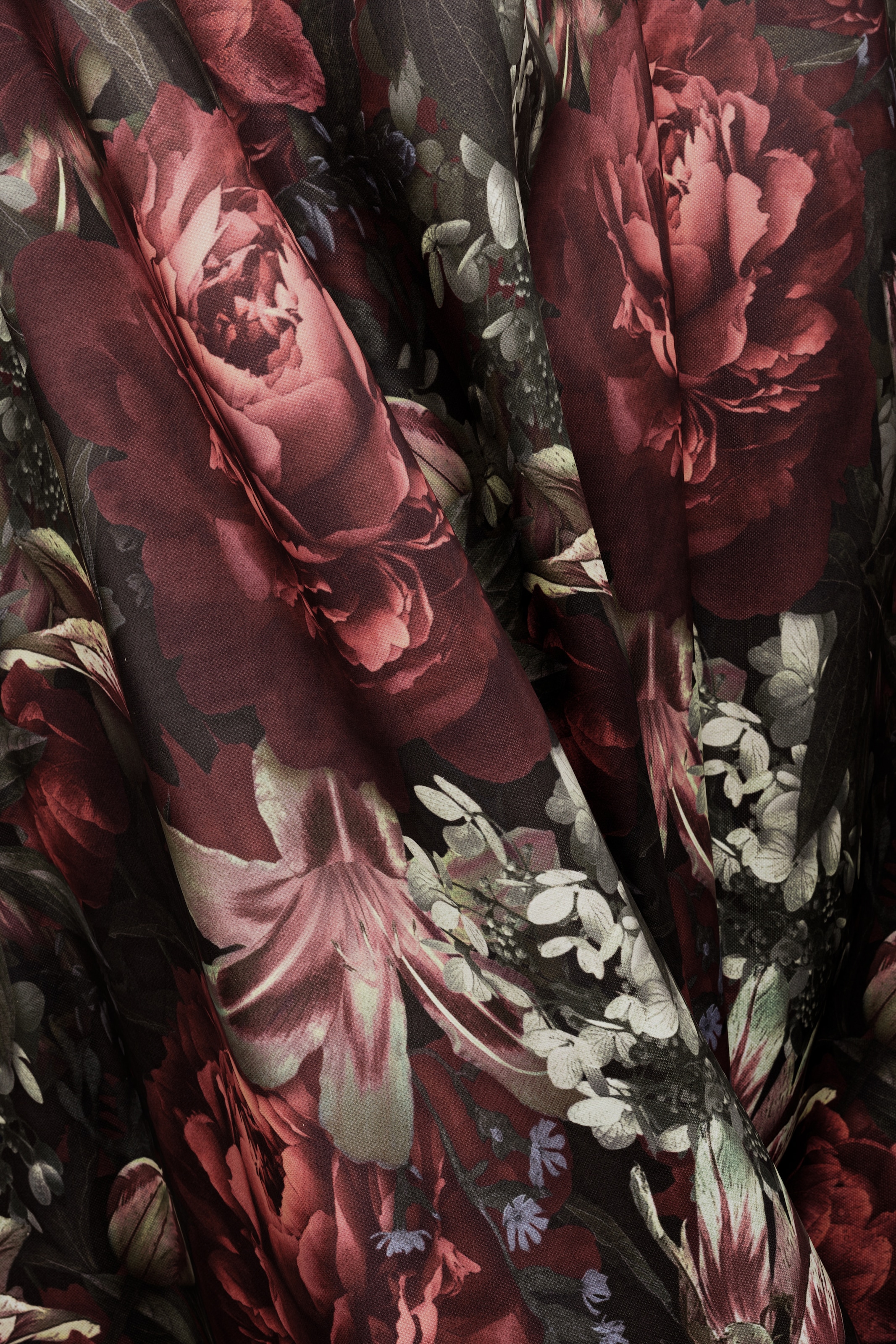 HOMING Vorhang »Roja«, (1 St.), blickdicht, rot, Blumen, floral, rose, Wohnzimmer, Schlafzimmer