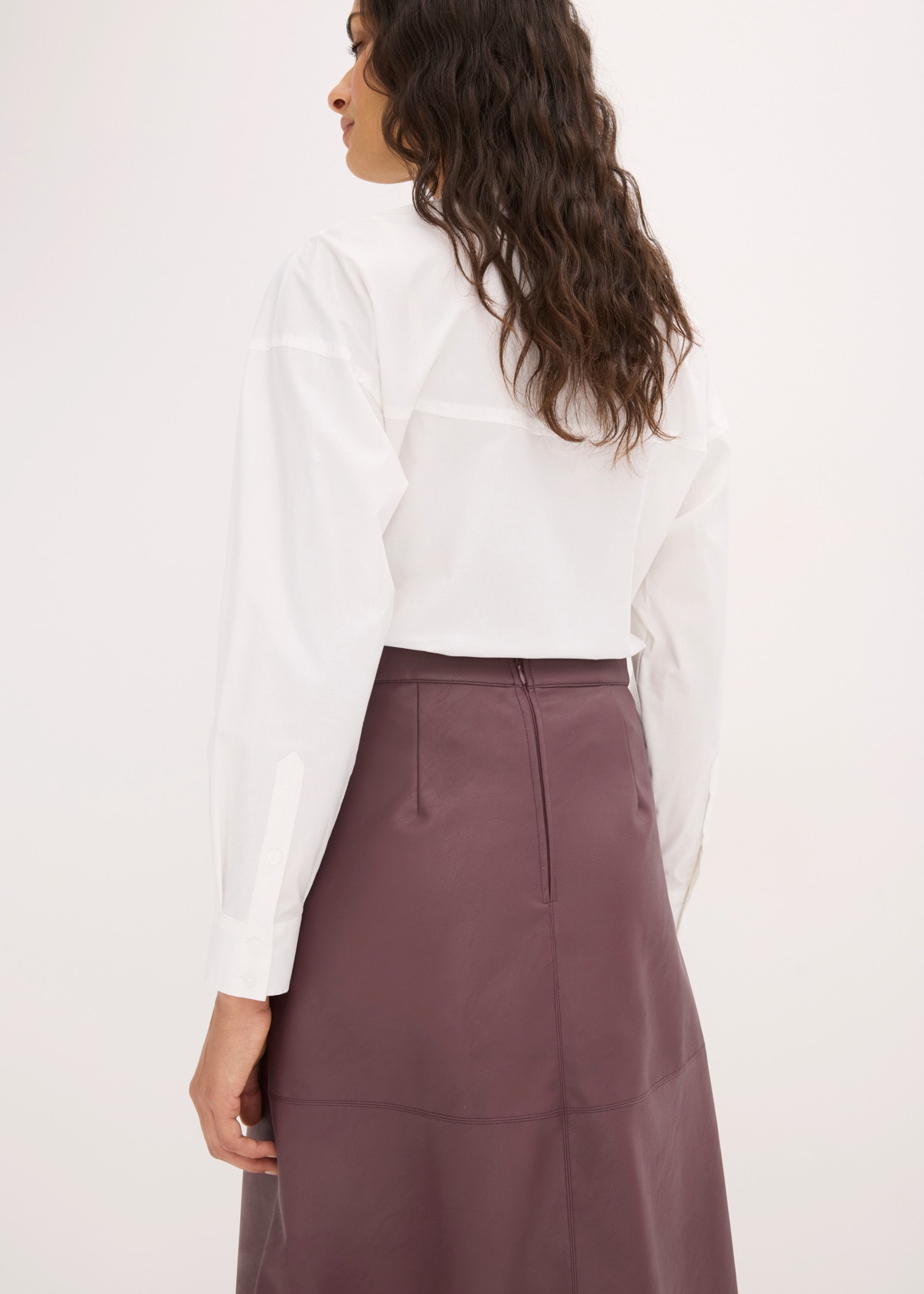 bonprix Midirock aus Lederimitat, Regular Fit, Midi-Länge, eleganter Stil