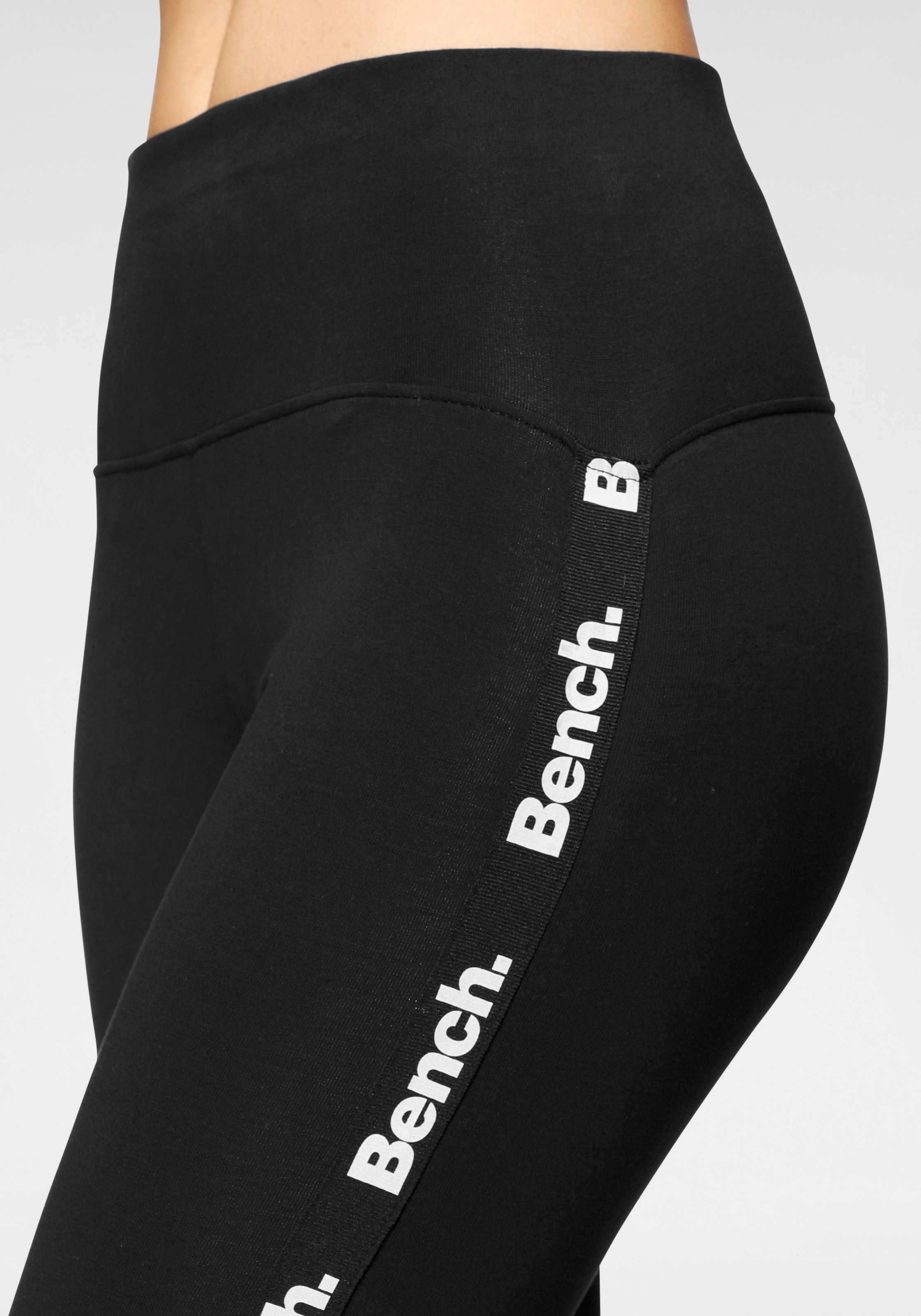 Bench. Loungewear Leggings, mit bedruckten Tapestreifen