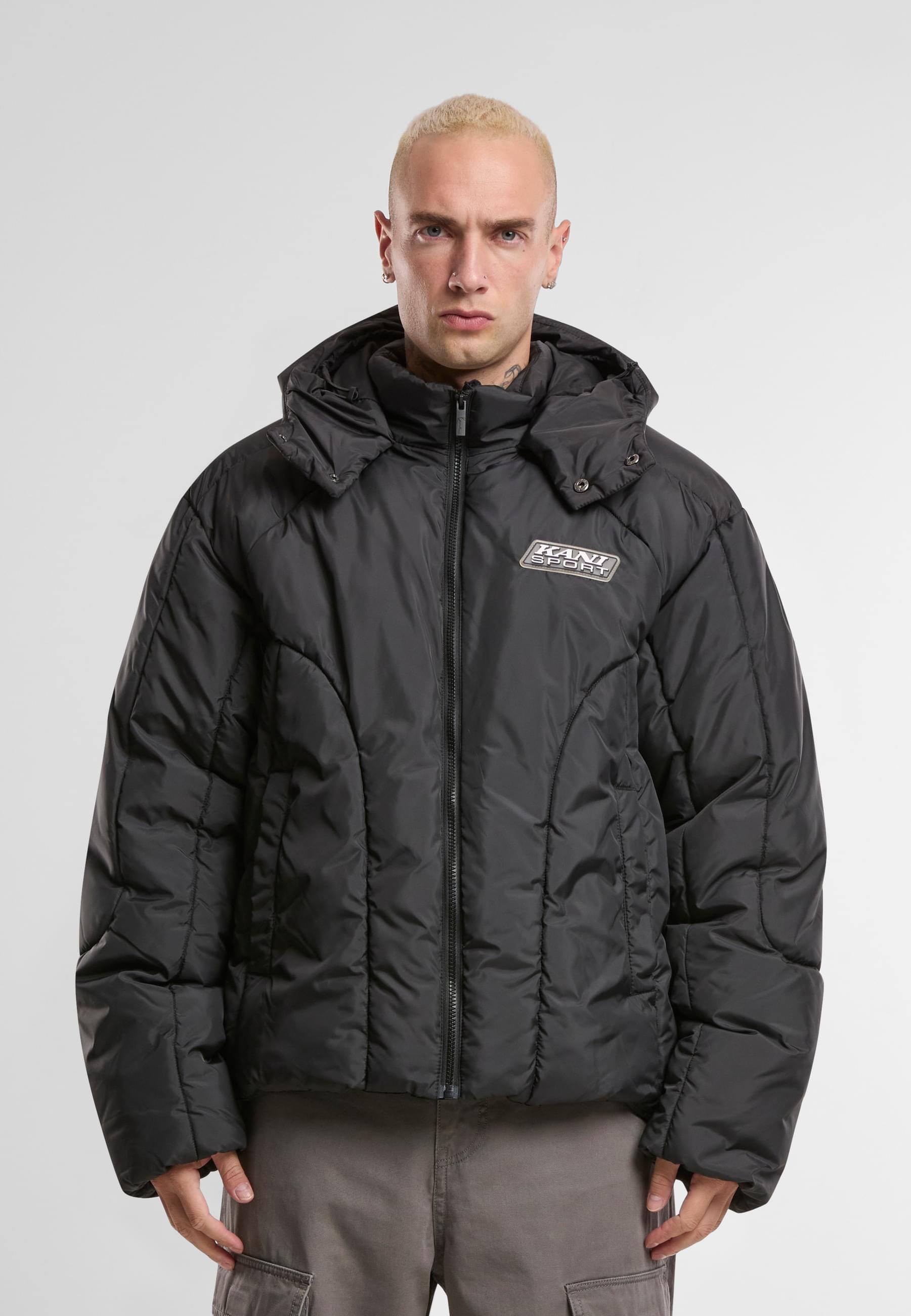 Karl Kani Winterjacke »Karl Kani KK Sport Patch Arctic Puffer Jacket«, (1 St.), mit Kapuze