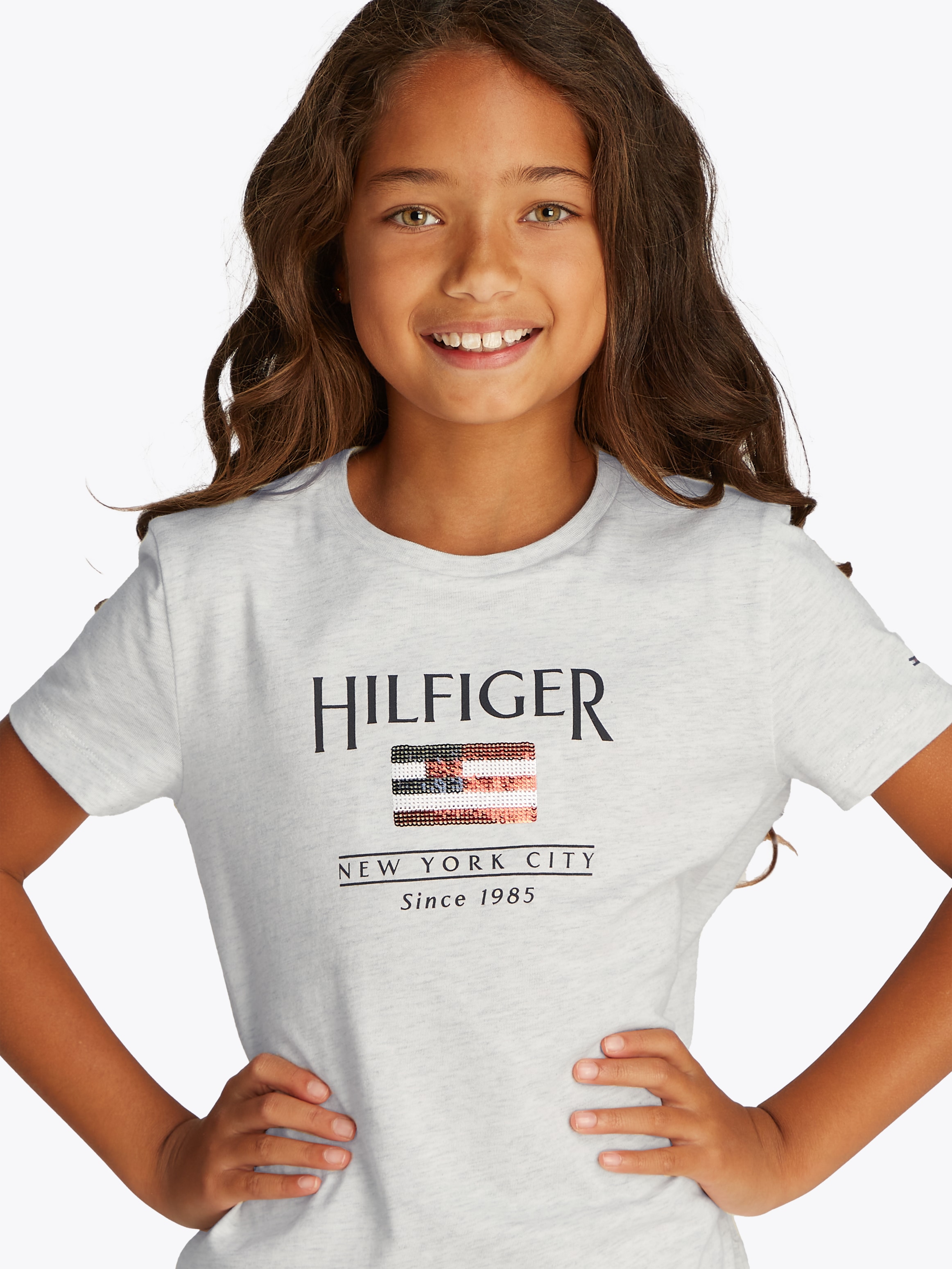 Tommy Hilfiger Shirtkleid »HILFIGER SEQUINS FLAG TEE DRESS«, mit Pailetten, mit Logo-Flag