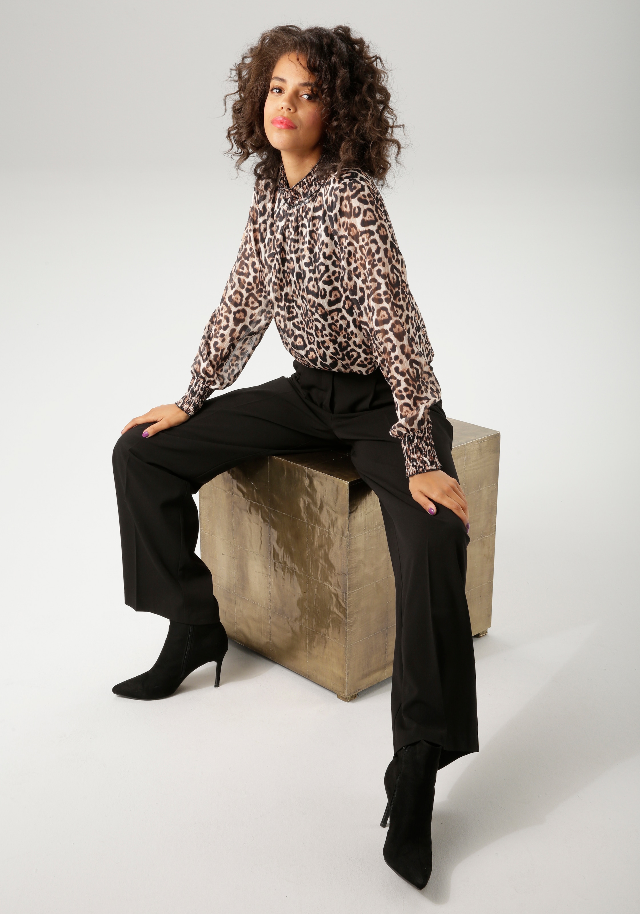 Aniston CASUAL Chiffonbluse, im Leo-Druck mit goldfarbenen Glitzerstreifen - NEUE KOLLEKTION