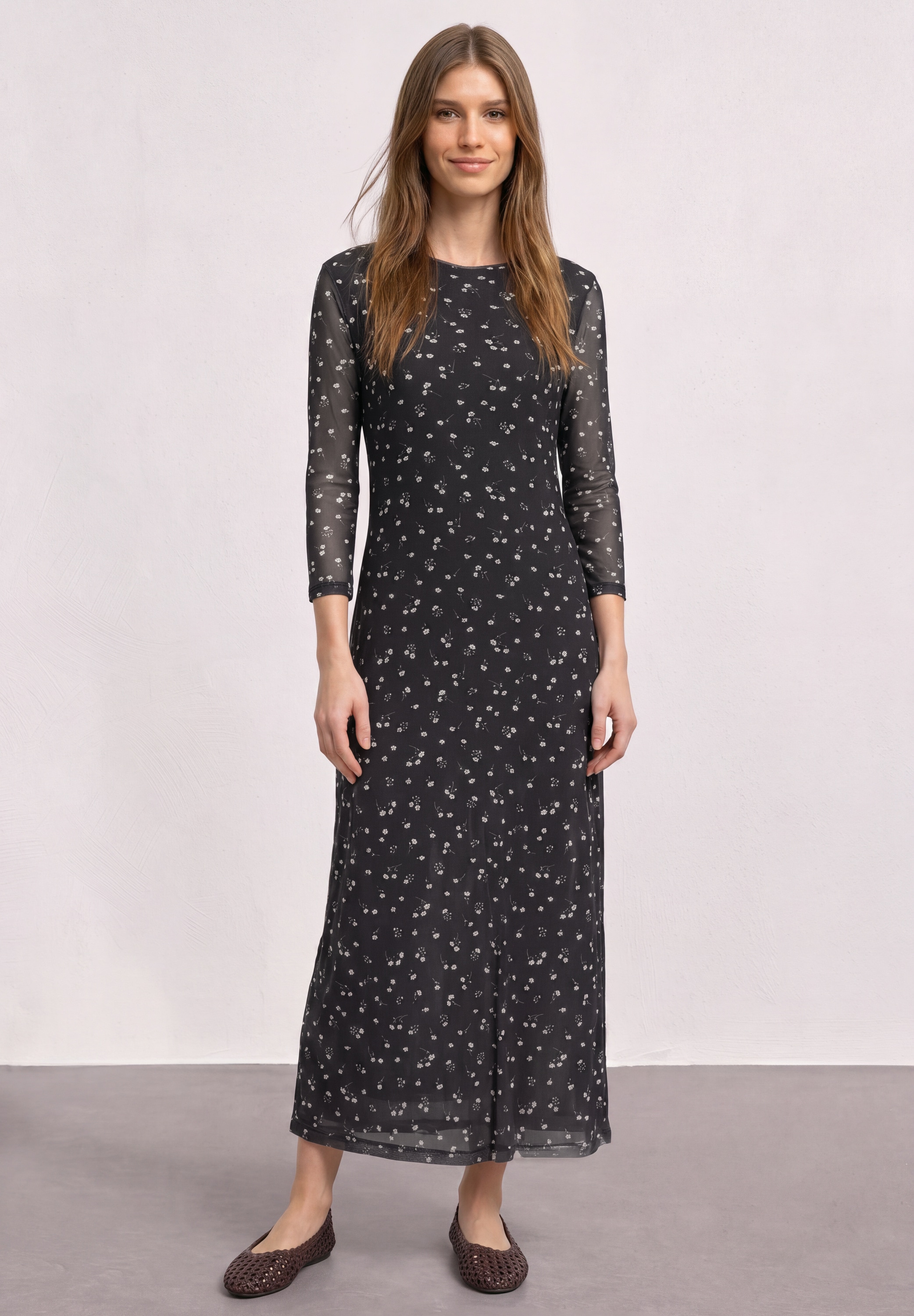 STREET ONE Midikleid Ohne Taschen mit femininer Silhouette