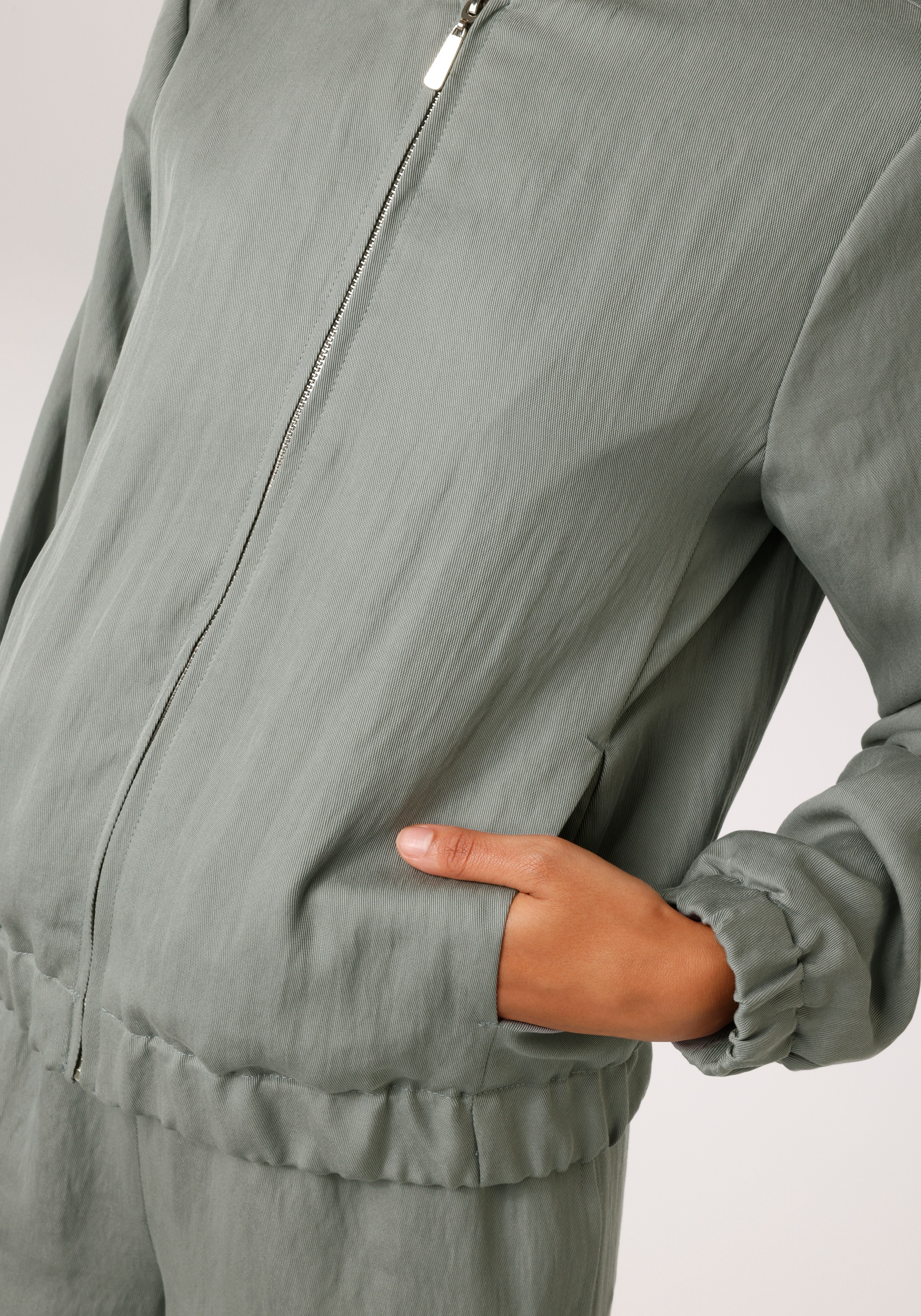 Thumbnail - Aniston CASUAL Blouson in trendiger Twill-Qualität - NEUE KOLLEKTION