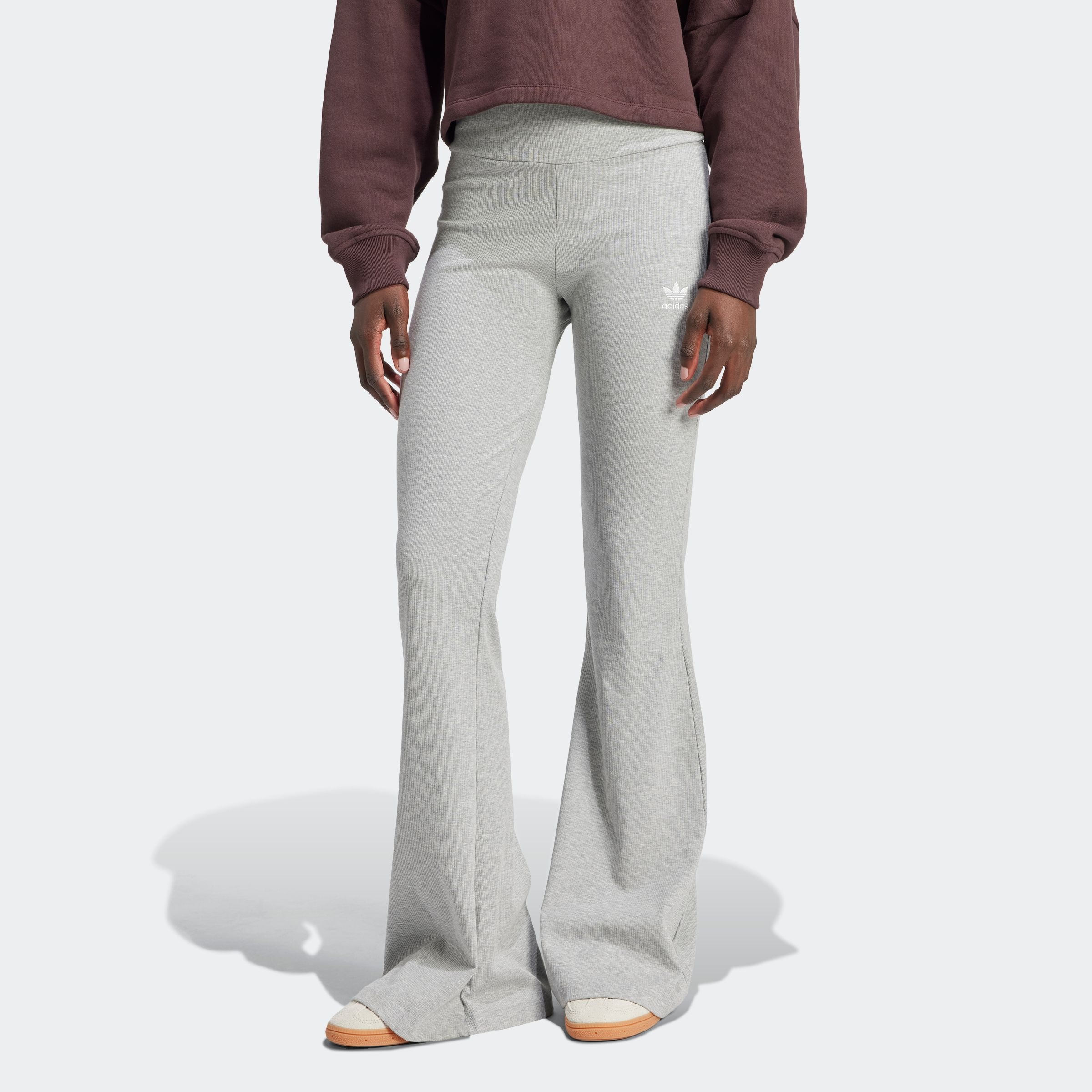 adidas Originals "ESS FL LEGGINGS" mit ausgestelltem Bein und Ripp Optik, h günstig online kaufen