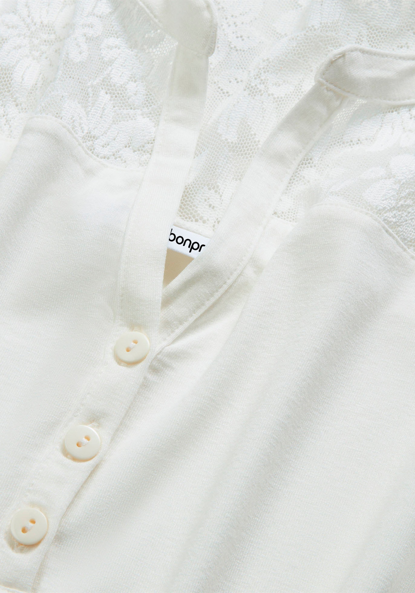 bonprix Henleyshirt »Henleyshirt aus Viskose-Mix« figurumschmeichelnde Passform, Kurzarm, aus Viskose-Mix mit Elasthan