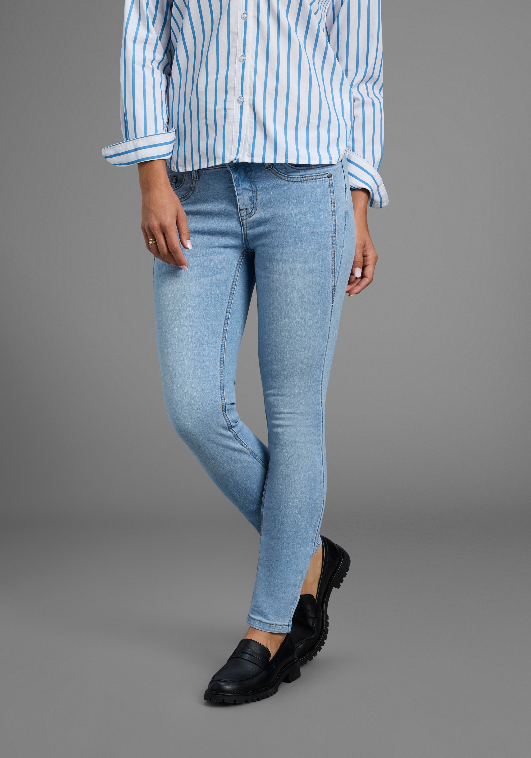 Arizona 5-Pocket-Jeans "mit Keileinsätzen" extra-enger Beinschnitt, niedrige Leibhöhe