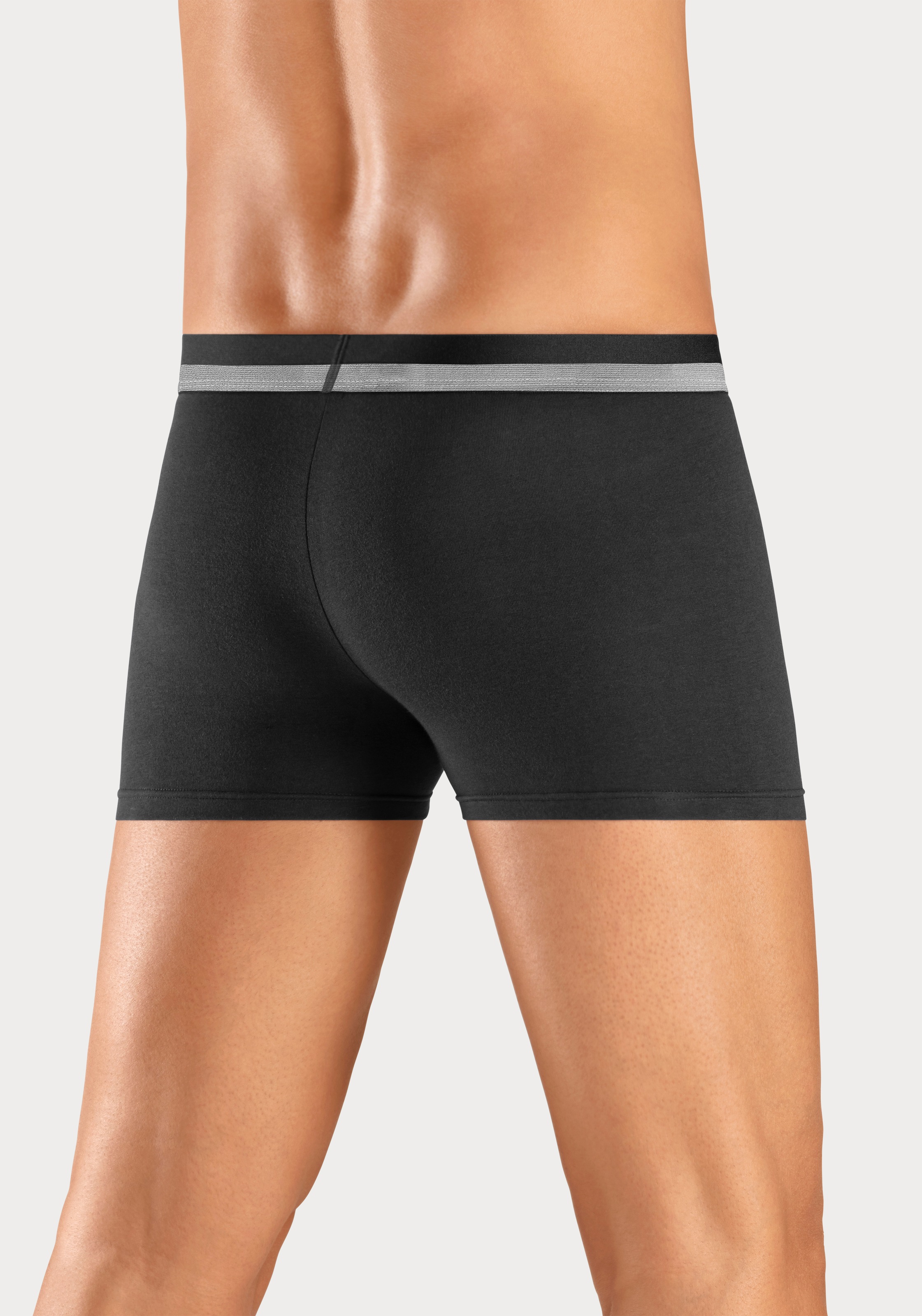 Bruno Banani Boxer »Boxershorts für Herren«, (Packung, 4 St.), mit erhabenem Logo-Druck auf dem Bund