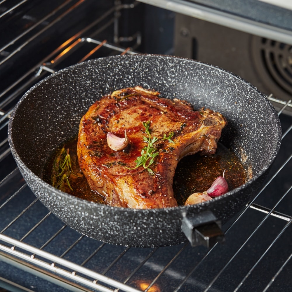 RESTO Kitchenware Bratpfanne »Leo, Wokpfanne mit vierschichtiger Marmor-Antihaftbeschichtung«, Aluminium, (1 tlg.), mit einem abnehmbaren Griff - backofenfest, spülmaschinenfest