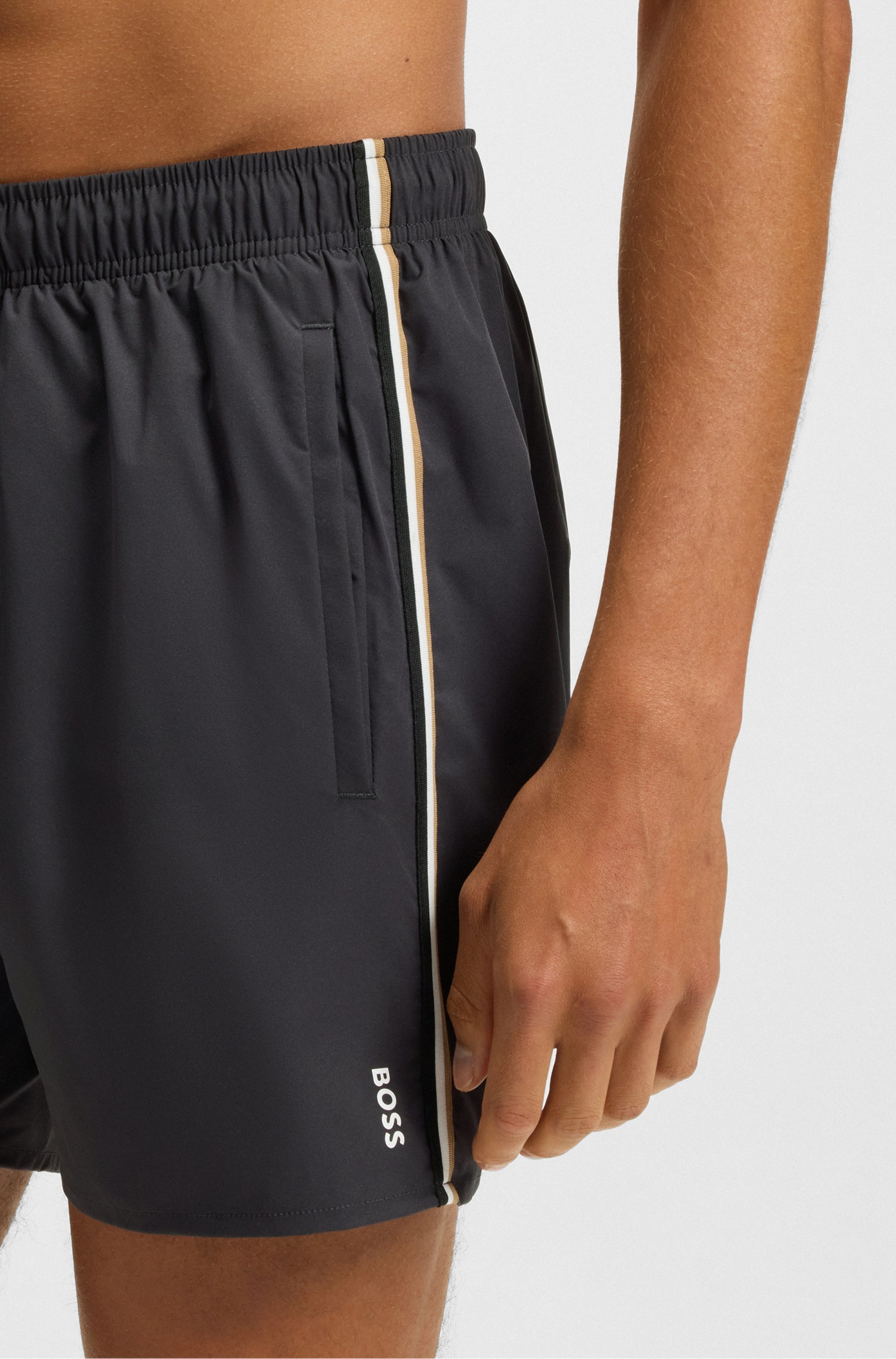 BOSS Badeshorts »Iconic«, mit Gesäßtasche