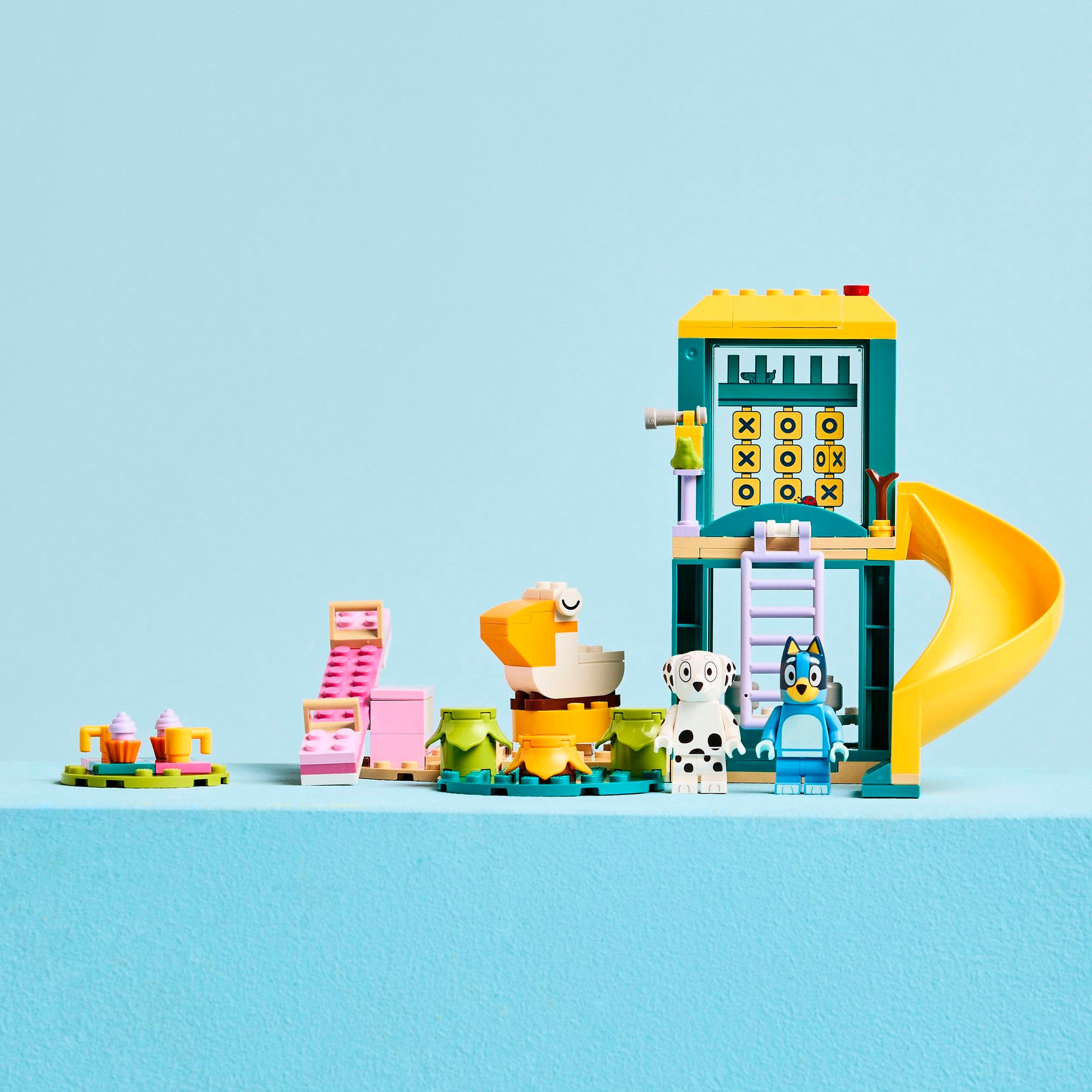 LEGO® Konstruktionsspielsteine »Bluey und Chloe auf dem Spielplatz (11201), LEGO Bluey«, (104 St.), Made in Europe