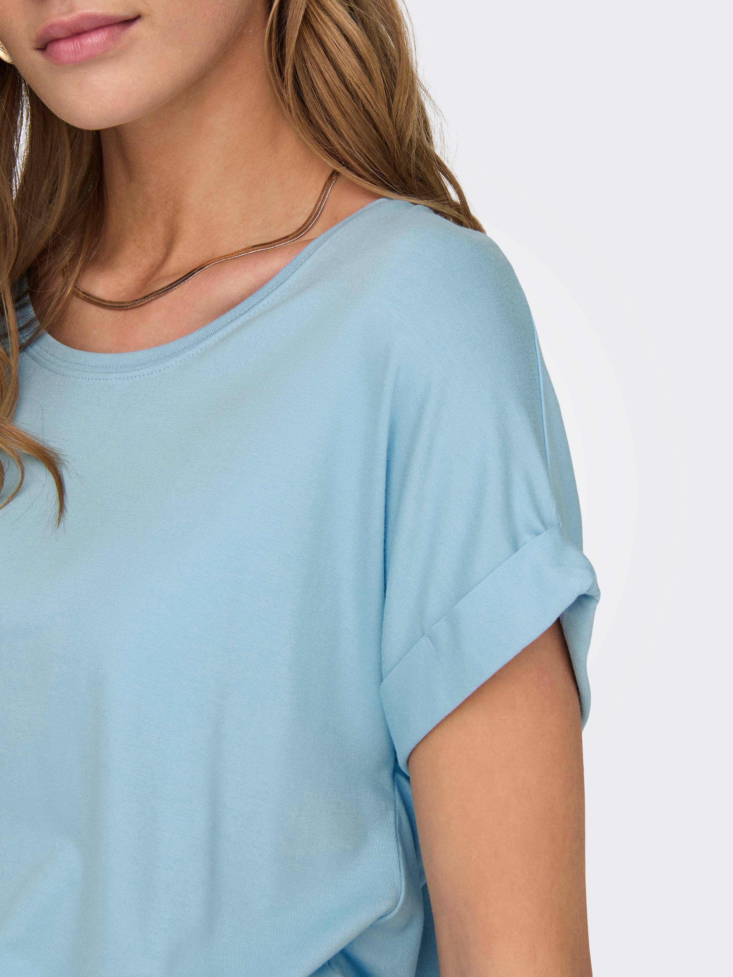 T-Shirt ONLY "ONLMOSTER – Kurzarmshirt mit Aufschlag und klassischem Look", Damen, Gr. S, blau (clear sky), Jersey, Obermaterial: 75% Viskose, 20% Polyester, 5% Elasthan, unifarben, regular fit normal, Rundhals, mit Aufschlag, Shirts T-Shirt, Viskosemisch 3