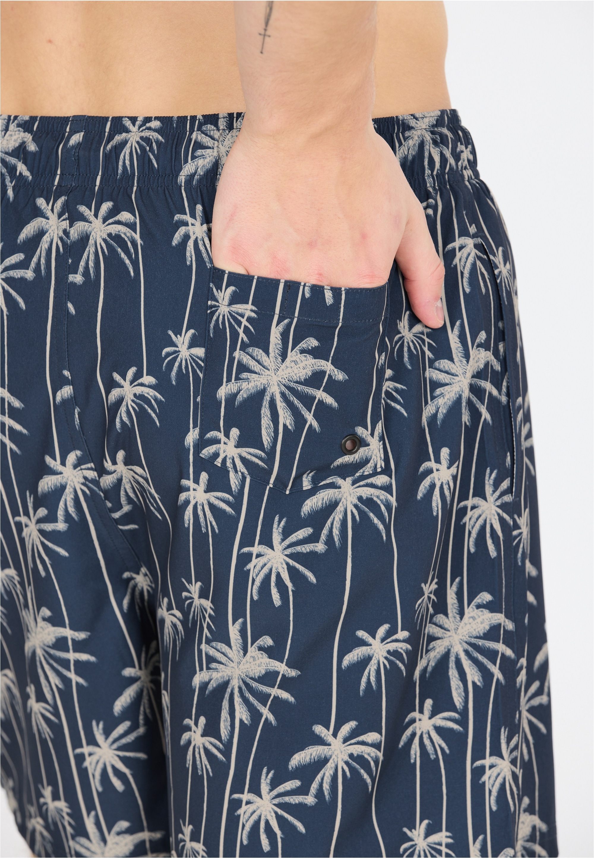 CRUZ Badeshorts »Rohan«, (1 St.), im lässigen Look aus langlebigem Material