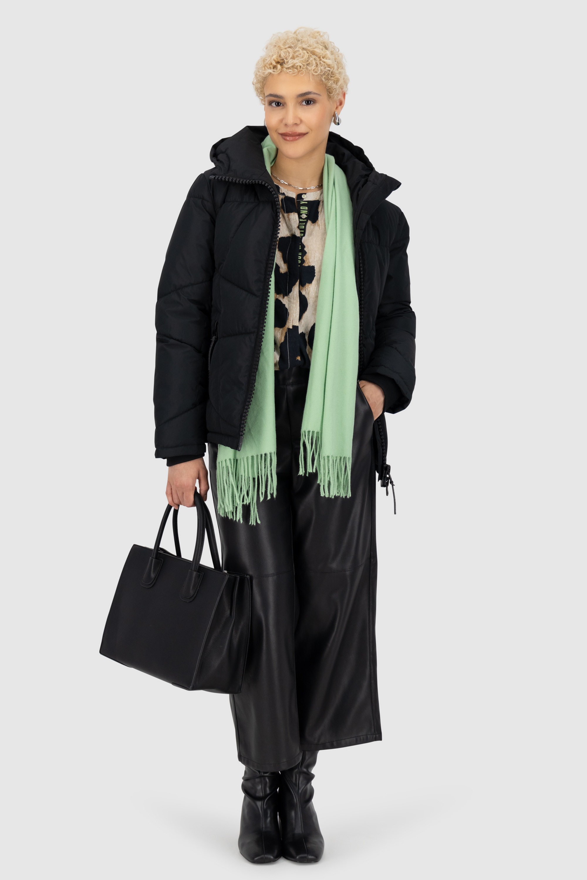 Alife & Kickin Winterjacke »Damen KasandraAK A«, Kurze warme Jacke mit gefütterter Kapuze, in schmaler Passform