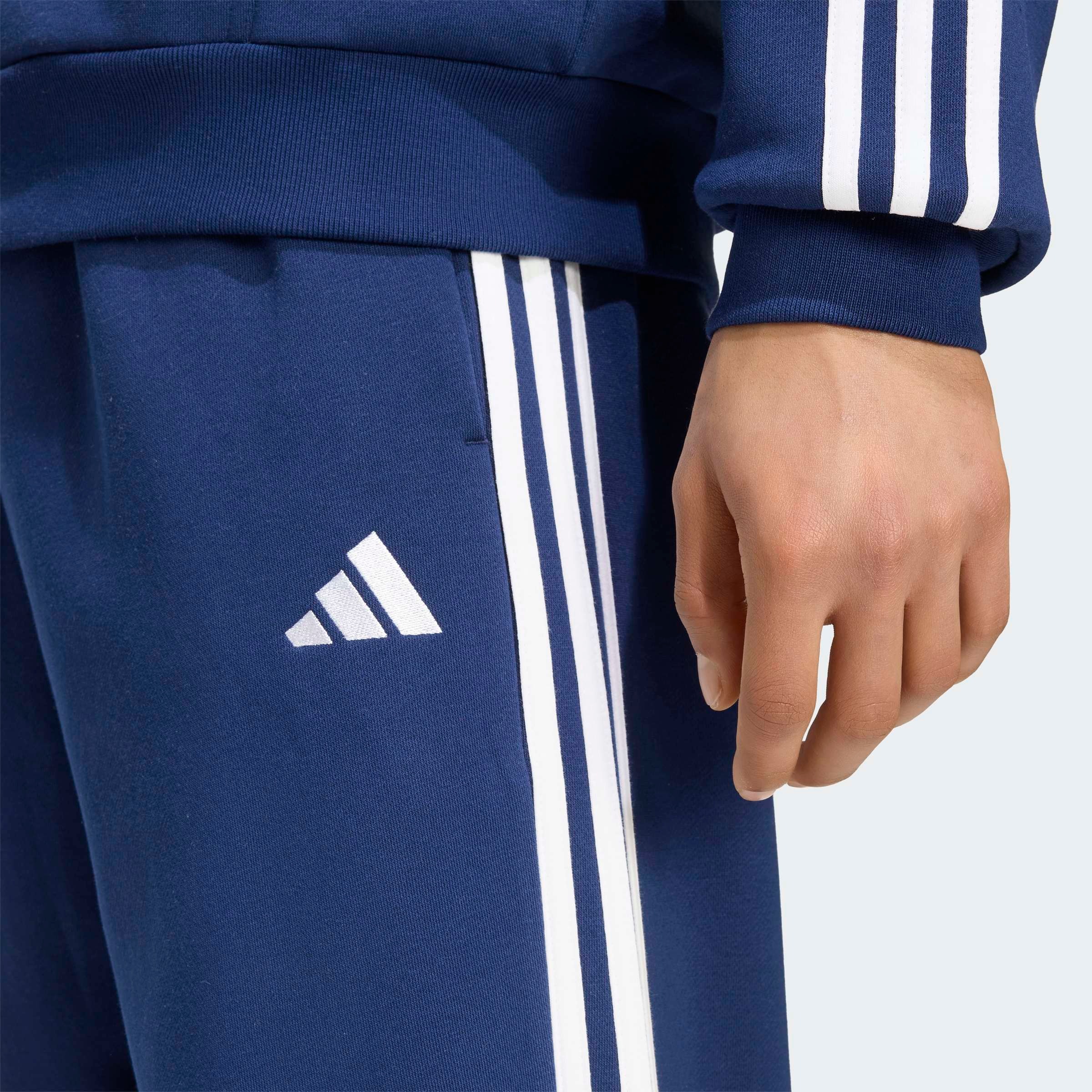 adidas Sportswear Sporthose »ESSENTIALS 3-STREIFEN, SCHMAL ZULAUFEND, BÜNDCHEN«