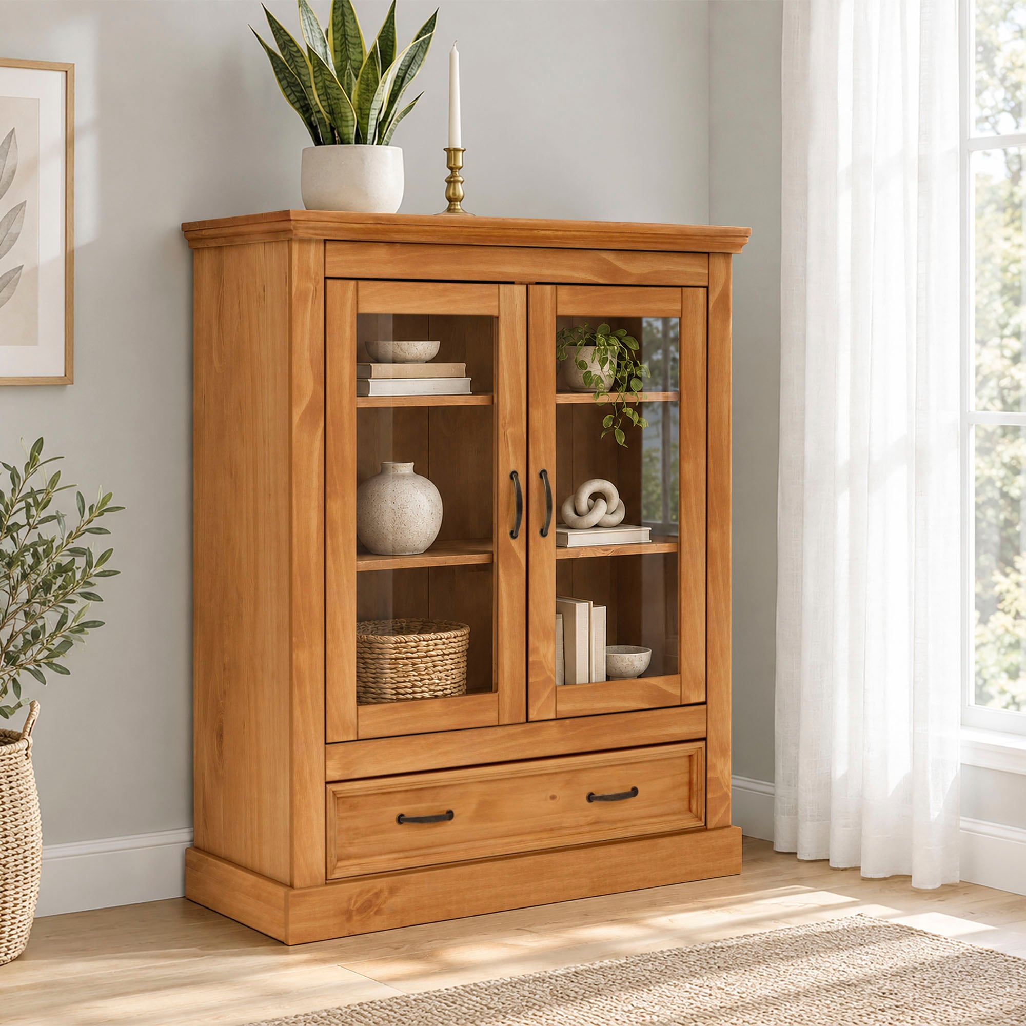OTTO home Vitrine »Selma Highboard« aus massivem Kiefernholz, mit Griffen aus antikisiertem Metall