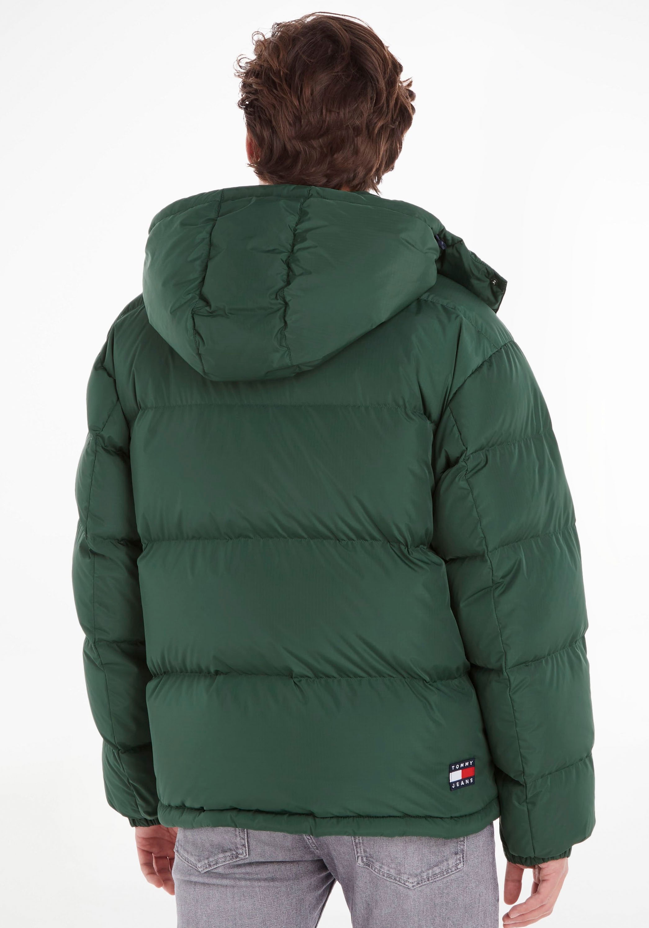 Tommy Jeans Steppjacke "TJM ALASKA PUFFER", mit Kapuze, mit Markenlabel günstig online kaufen