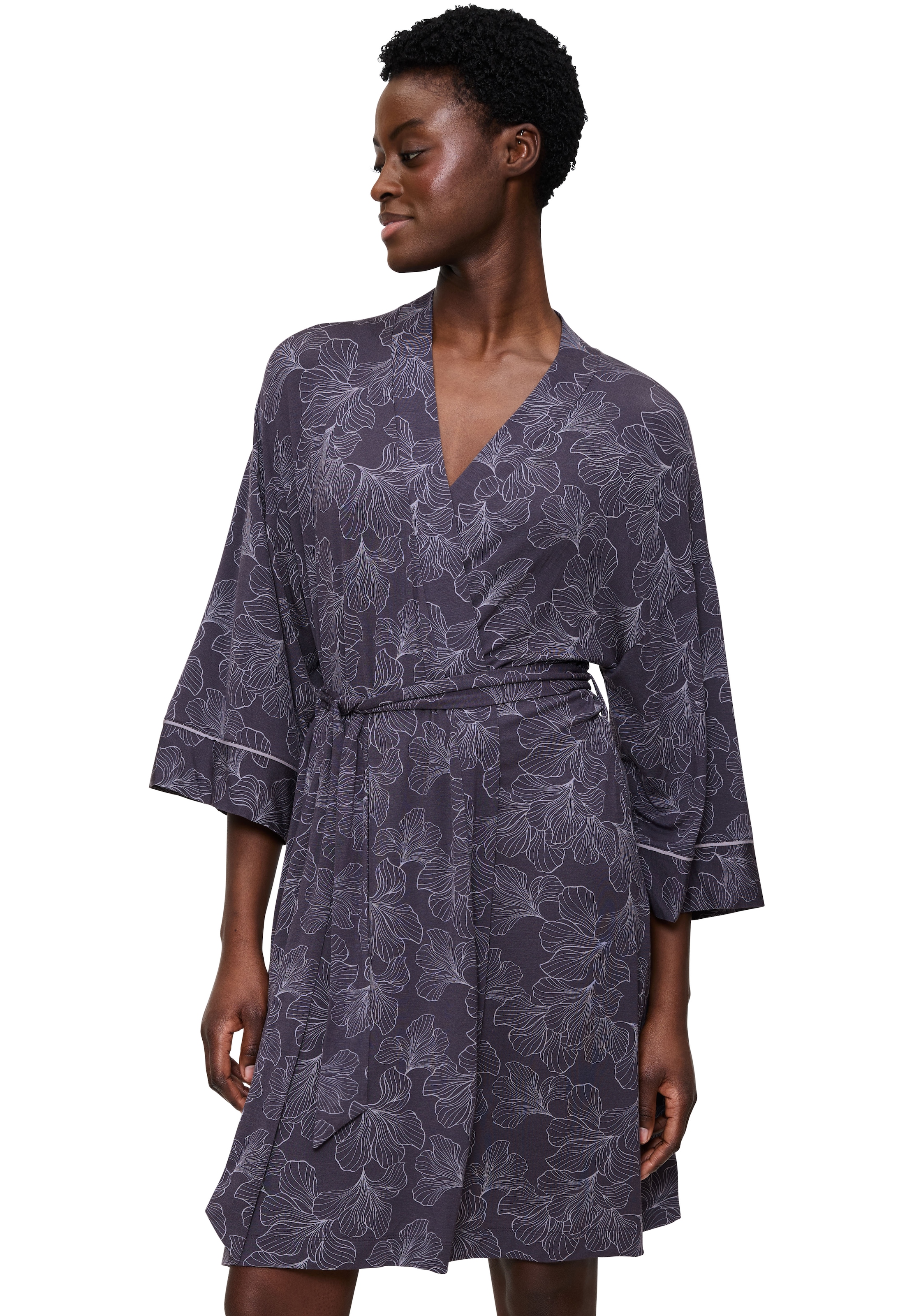 Triumph Morgenmantel "Aura Spotlight Robe 01", weich, atmungsaktiv, knielan günstig online kaufen