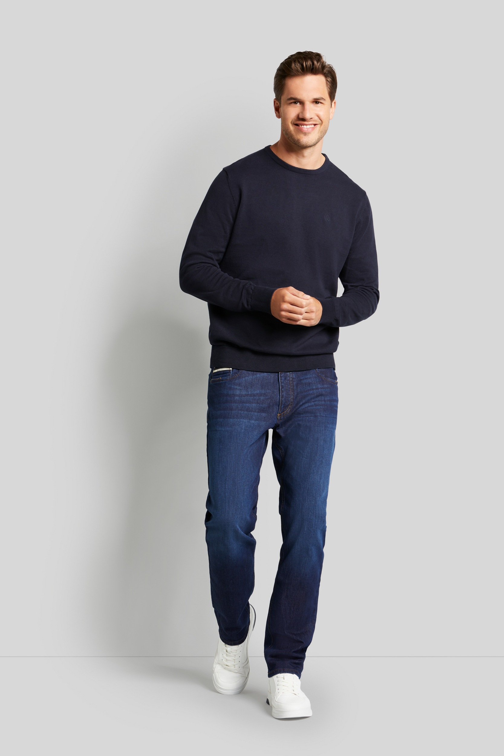 bugatti 5-Pocket-Jeans, mit einem leichten Used-Look