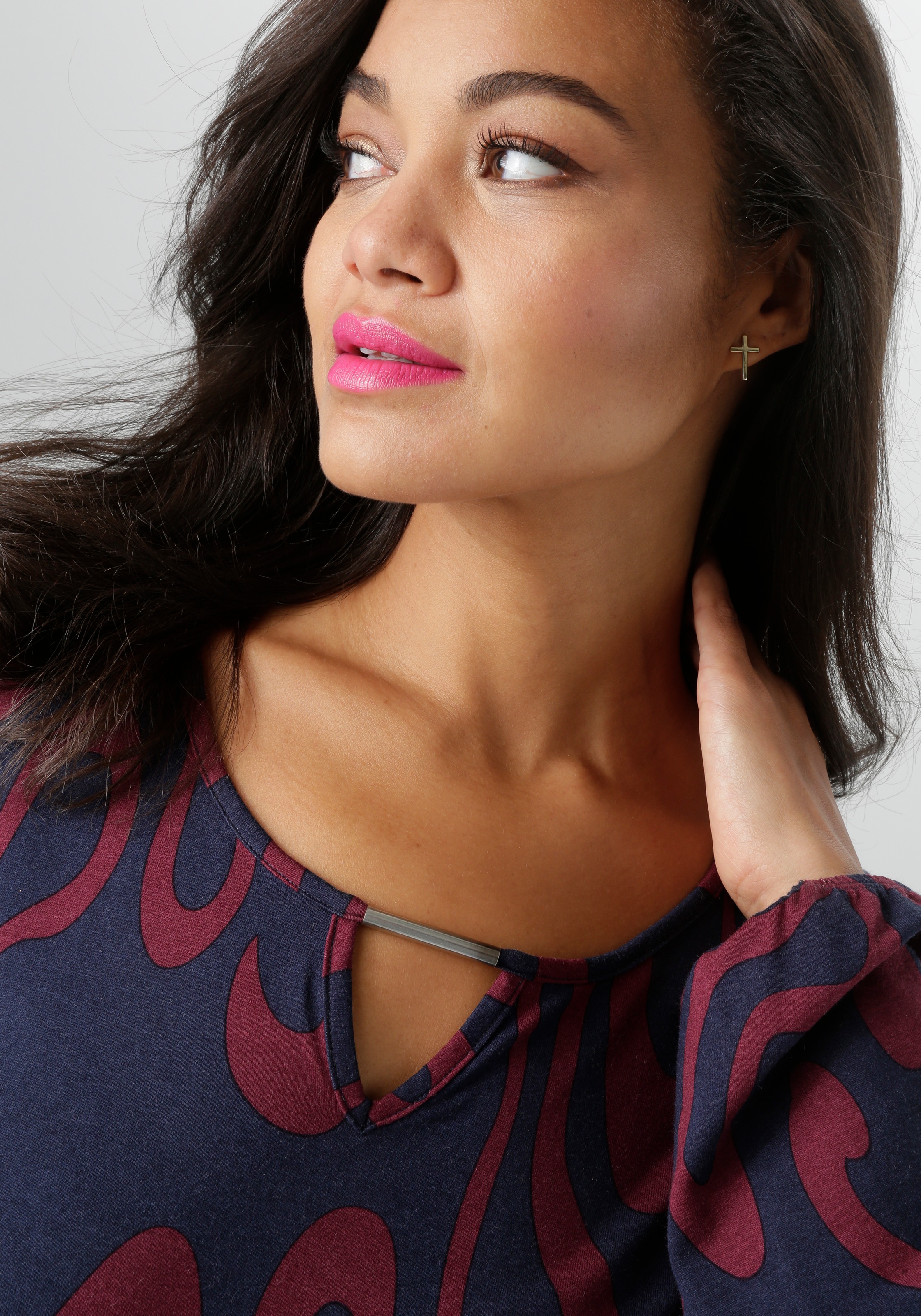 Thumbnail - Aniston PLUS Langarmshirt mit großflächigem, grafischen Druck