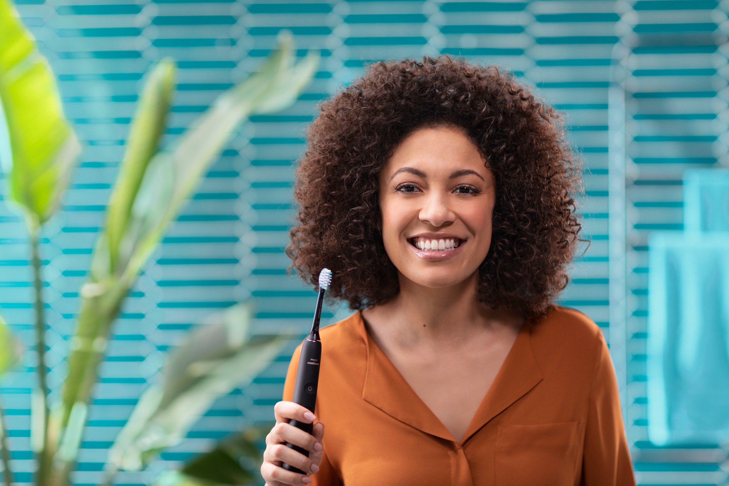 Philips Sonicare Elektrische Zahnbürste »DiamondClean 9000 HX9911«, 1 St. Aufsteckbürsten, mit Schalltechnologie, Ladeglass, USB-Reiseetui