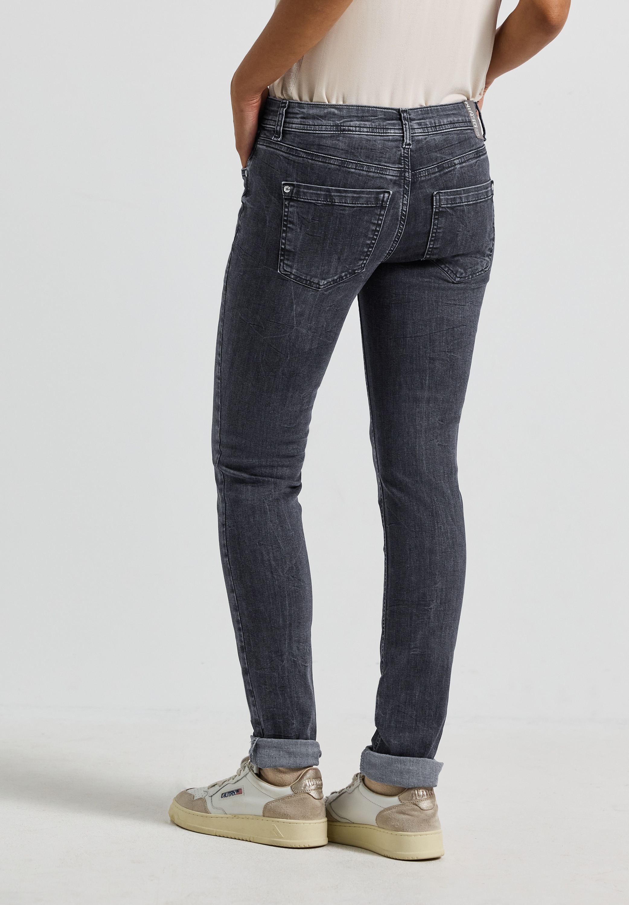STREET ONE Comfort-fit-Jeans in grauer Waschung günstig online kaufen