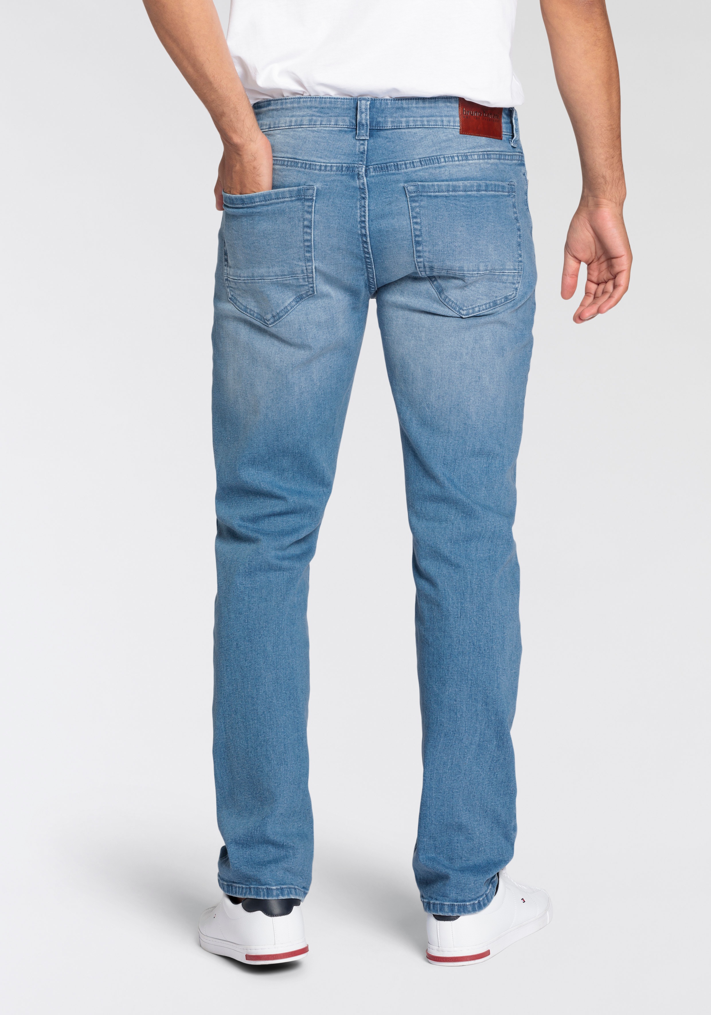 Thumbnail - Bruno Banani Straight-Jeans "Hutch", gerade Beinform, teilweise mit modischen Destroyed-Effekten