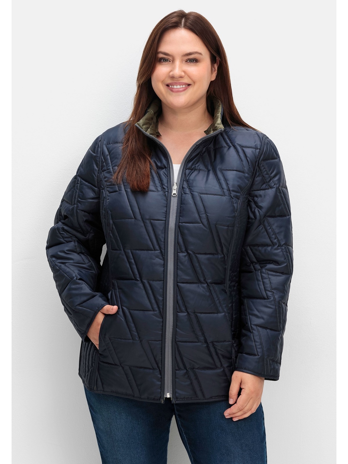 Sheego Steppjacke »Große Größen«, mit Kapuze, zum Wenden, mit Kapuze und Stehkragen