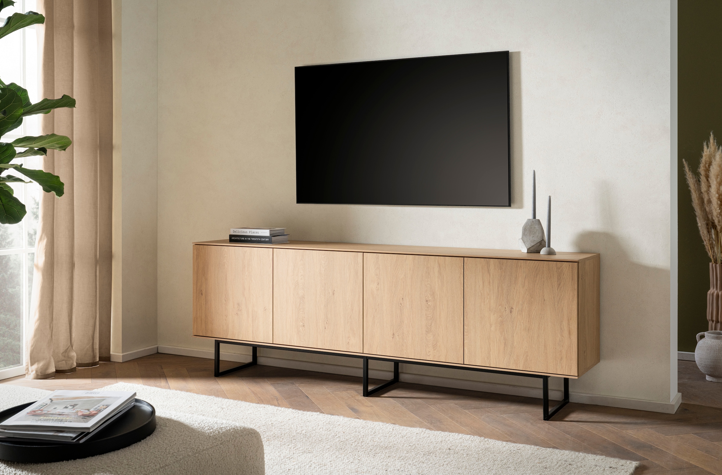 Home affaire Lowboard »Lund, moderner TV-Unterschrank, Kommode mit Kufengestell«, ausreichend Stauraum, vielseitig einsetzbar, 200 cm breit