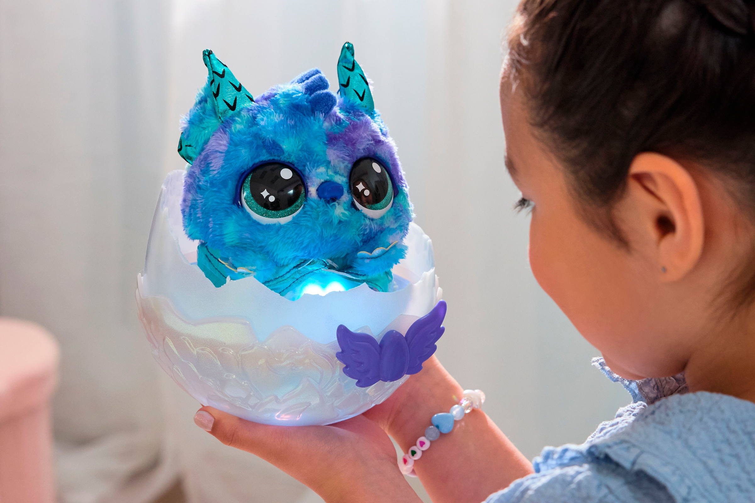 Spin Master Spielfigur »Hatchimals Big Egg - Secret Hatch Draggle«, mit Licht und Sound