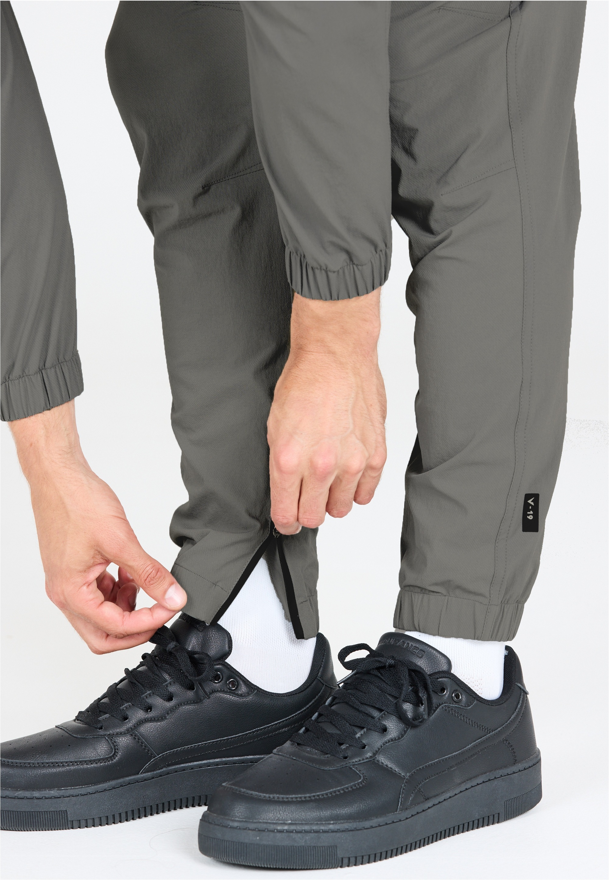 Virtus Sporthose »Jayson«, mit 4-Wege-Stretchfunktion