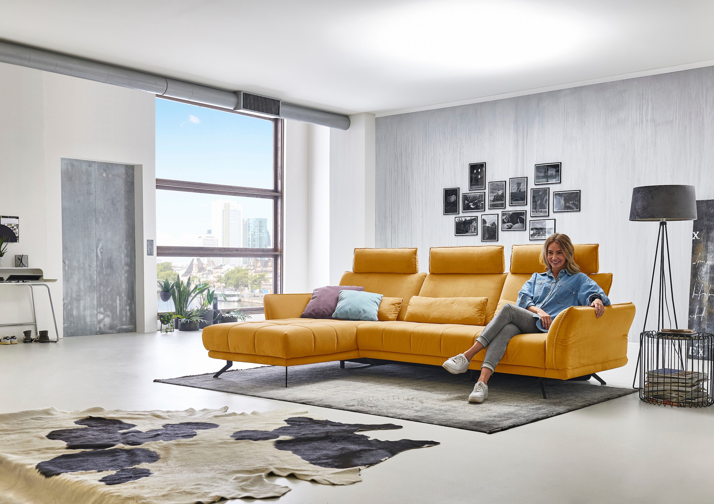Die PlanBar Ecksofa »MP-IN20041 L-Form«, optional Sitztiefenverstellung und Kopfstützen