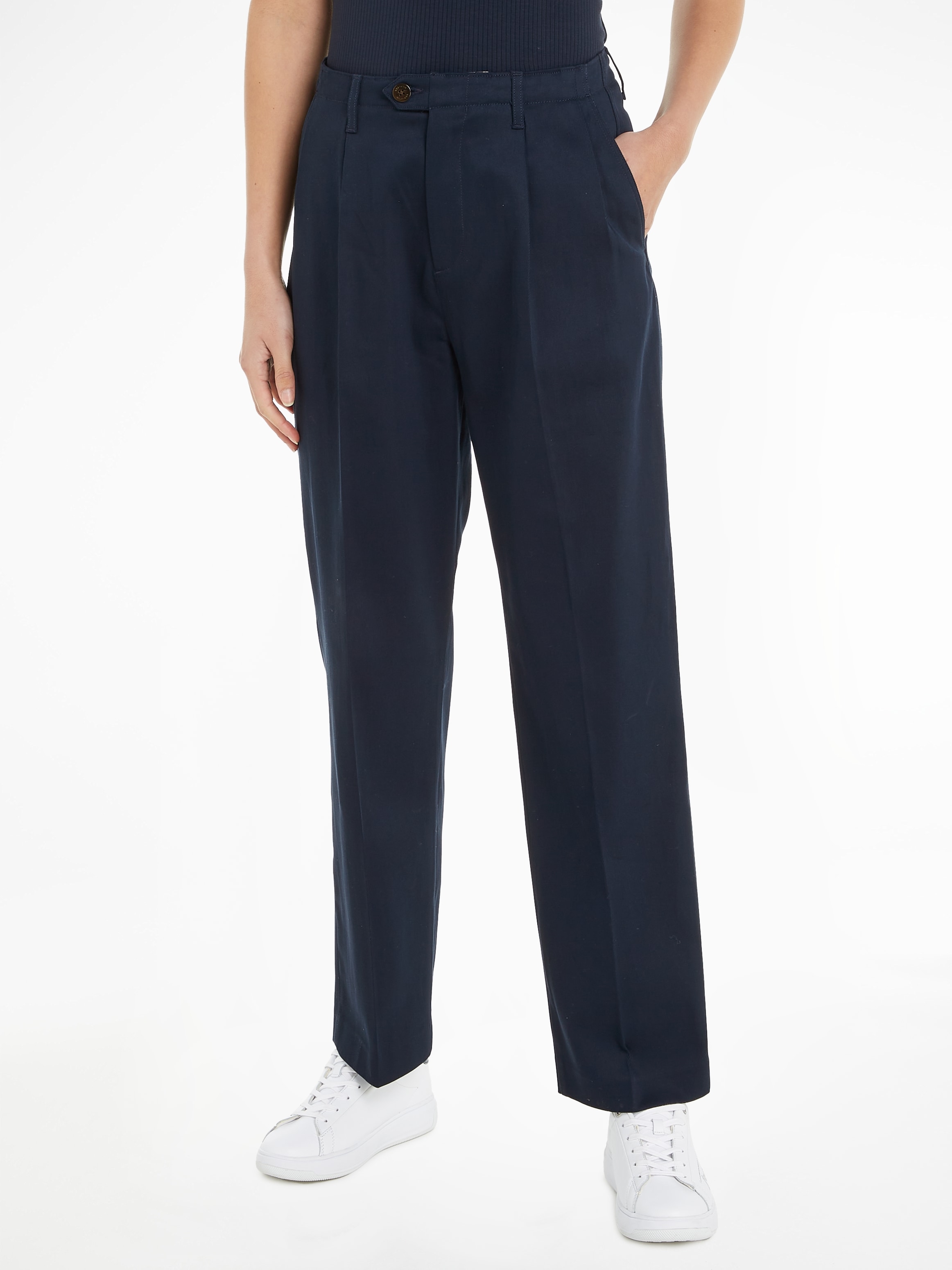 Tommy Hilfiger Chinohose »RELAXED STRAIGHT CHINO PANT«, mit Logostickerei