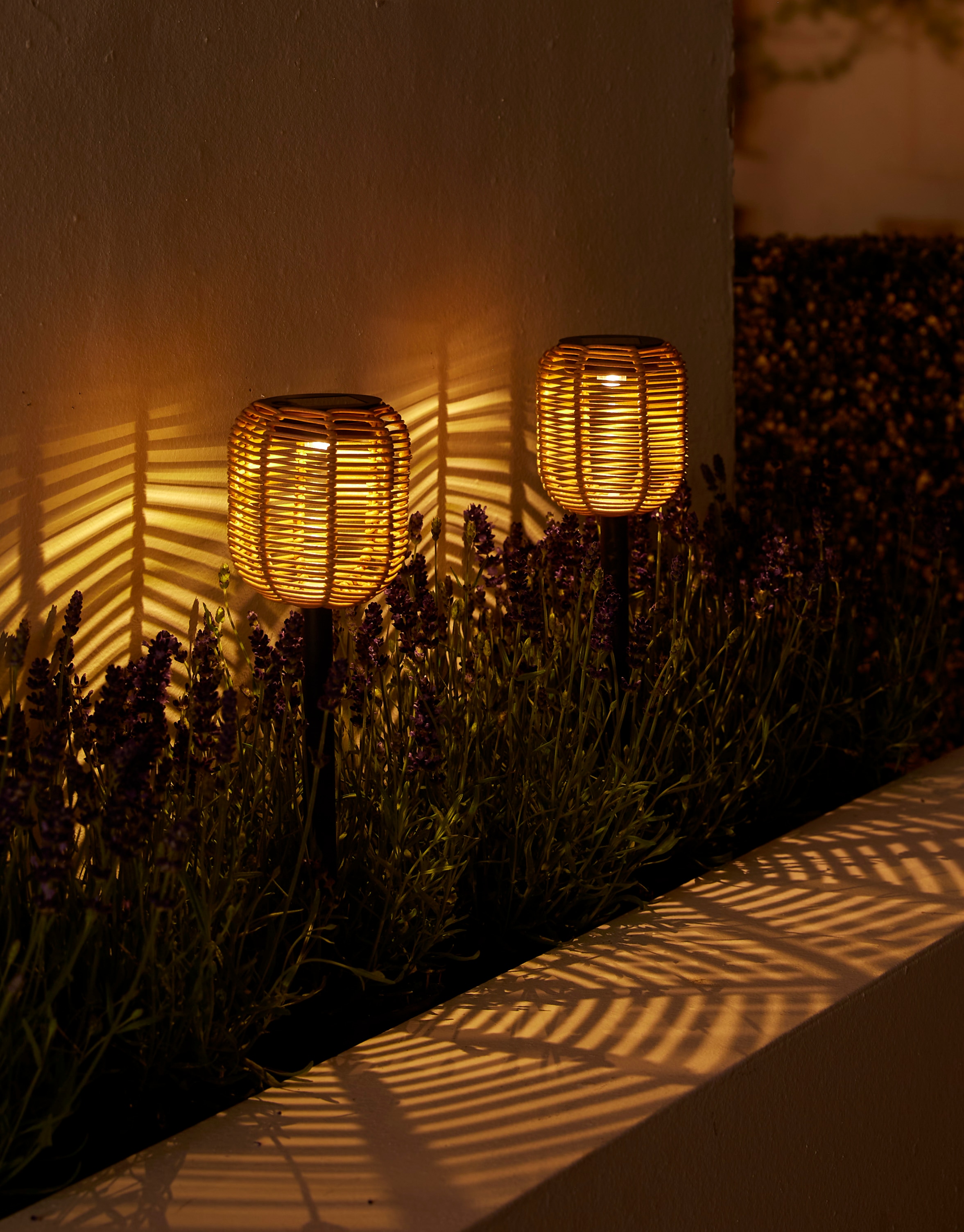 LUXFORM Gartenleuchte »Luxform Stake Light Rattan«, Leuchtmittel LED-Modul | LED fest integriert, LED-Gartenleuchte, inkl. Fernbedienung, Timerfunktion, aus Kunststoff