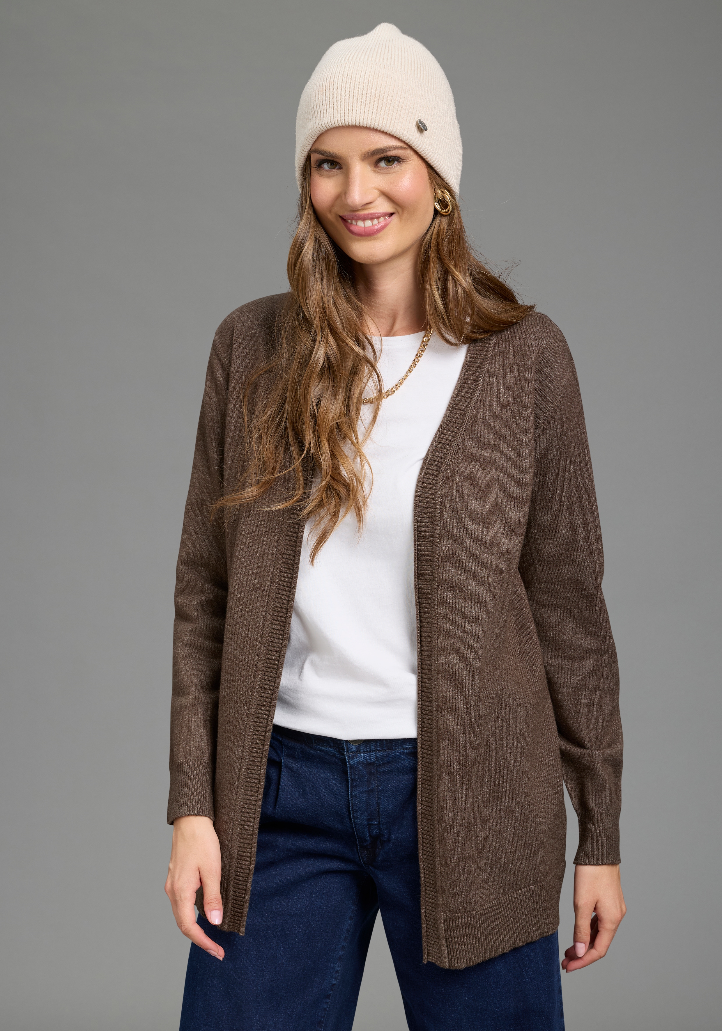 Laura Scott Strickjacke "mit figurumspielender Passform" mit Struktur-Details, aus weicher Viskosemischung