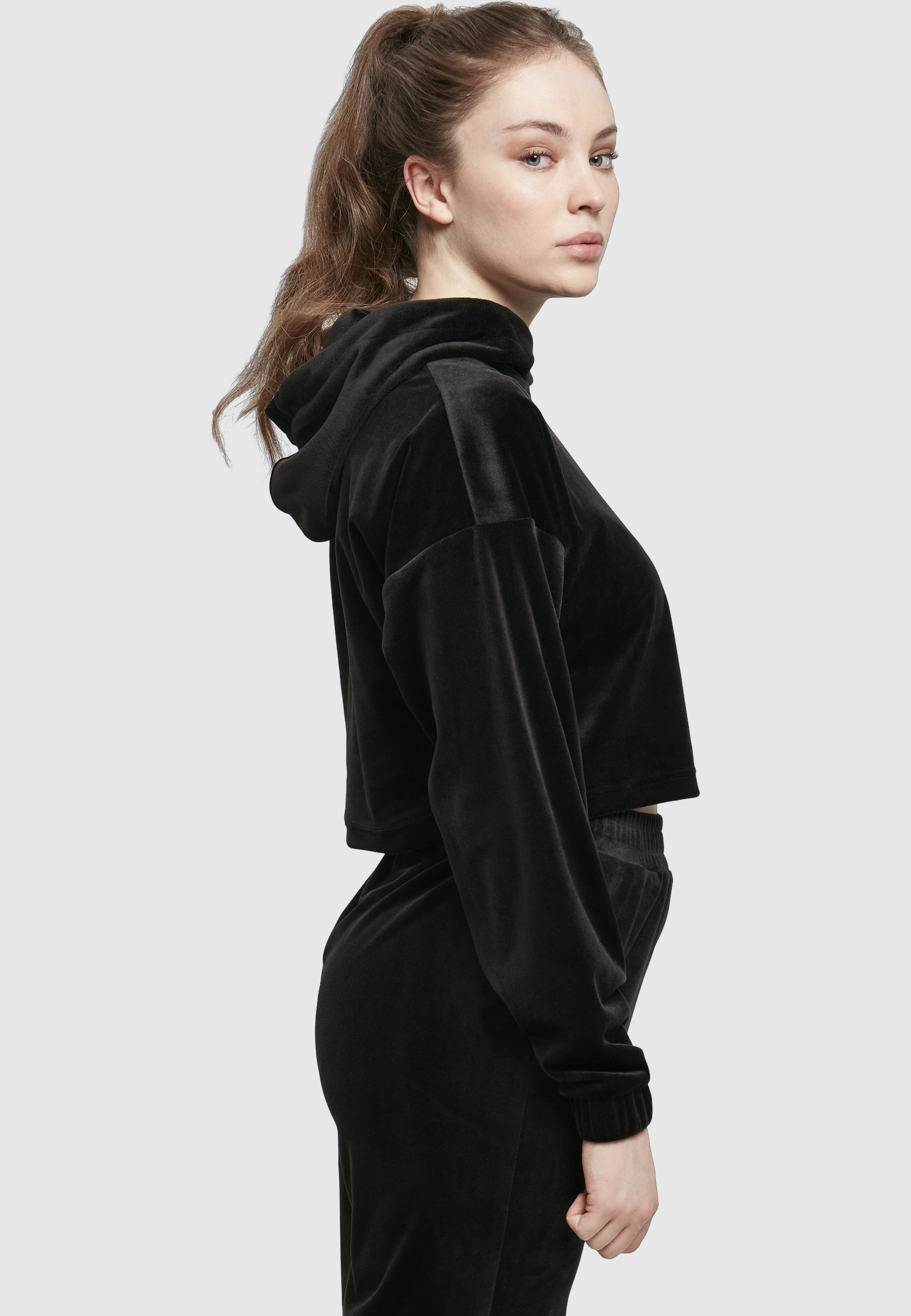 URBAN CLASSICS Hoodie »Urban Classics Damen Ladies Cropped Velvet Oversized Hoody«, 1 Stk.
