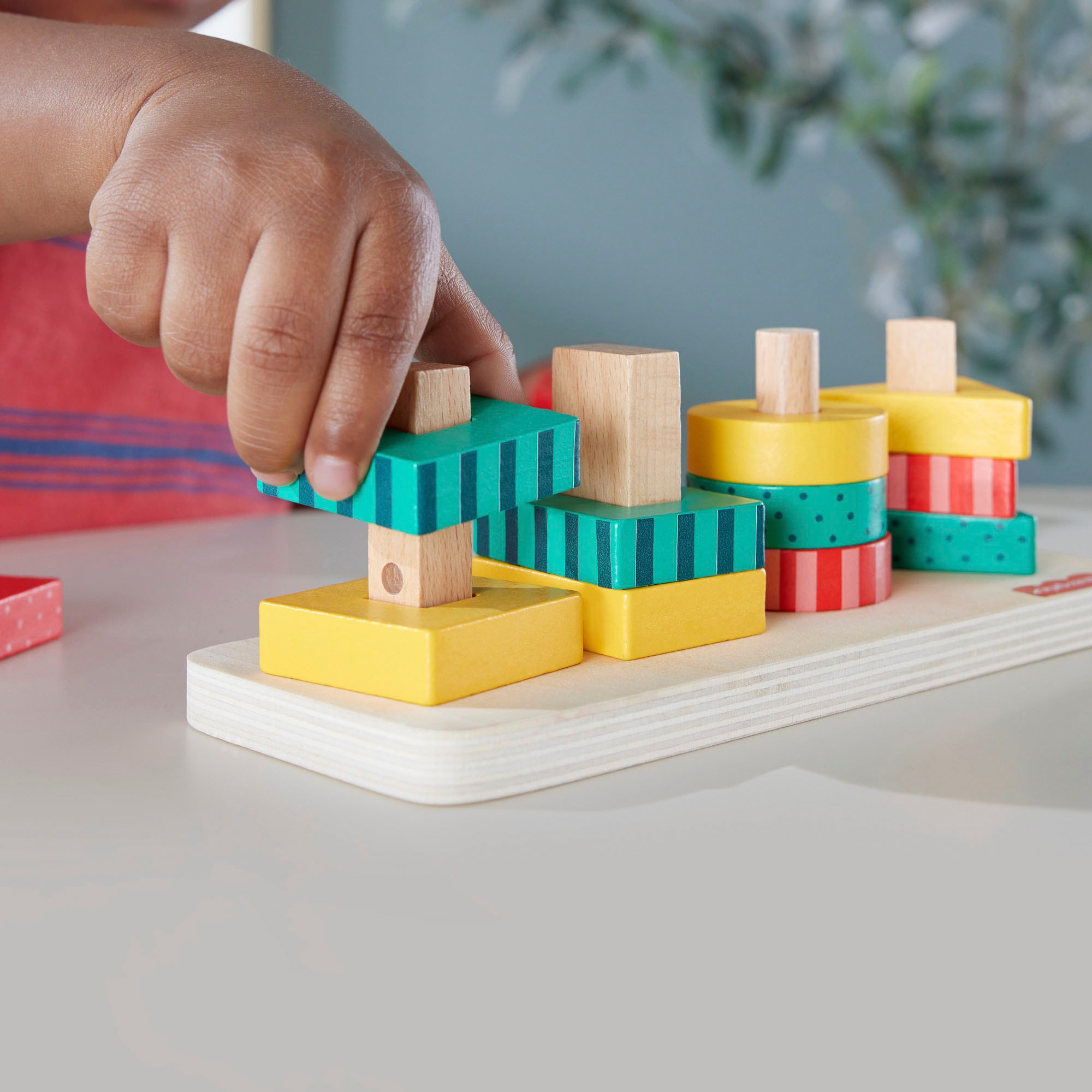 Fisher-Price® Stapelspielzeug »Formen-Stapel- und -Sortierspielzeug aus Holz«, (13 tlg.)