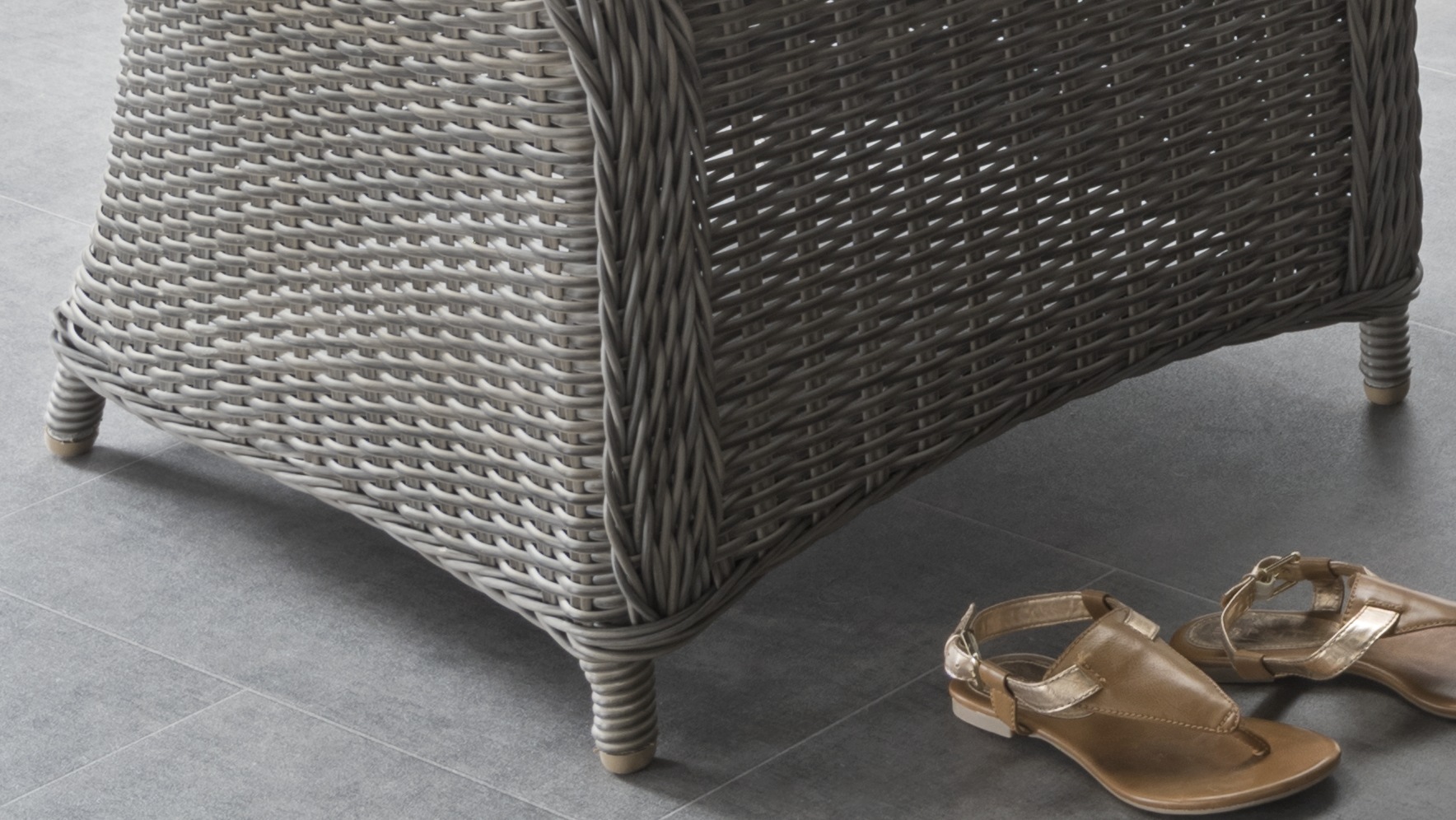 Destiny Garten-Essgruppe »LUNA«, (Set, 14 tlg., 4x Sessel, 1x Tisch Ø 150x75cm mit Drehteller, inkl. Auflagen), Aluminium, Polyrattan