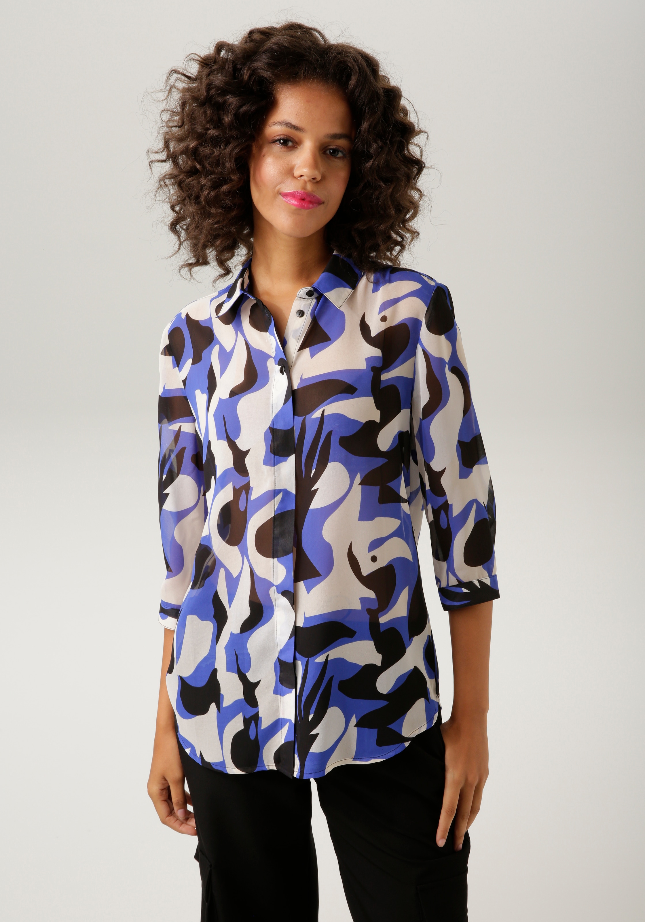Aniston CASUAL Hemdbluse, NEUE für | bestellen graphischem - KOLLEKTION mit ausdrucksstarkem, Druck BAUR