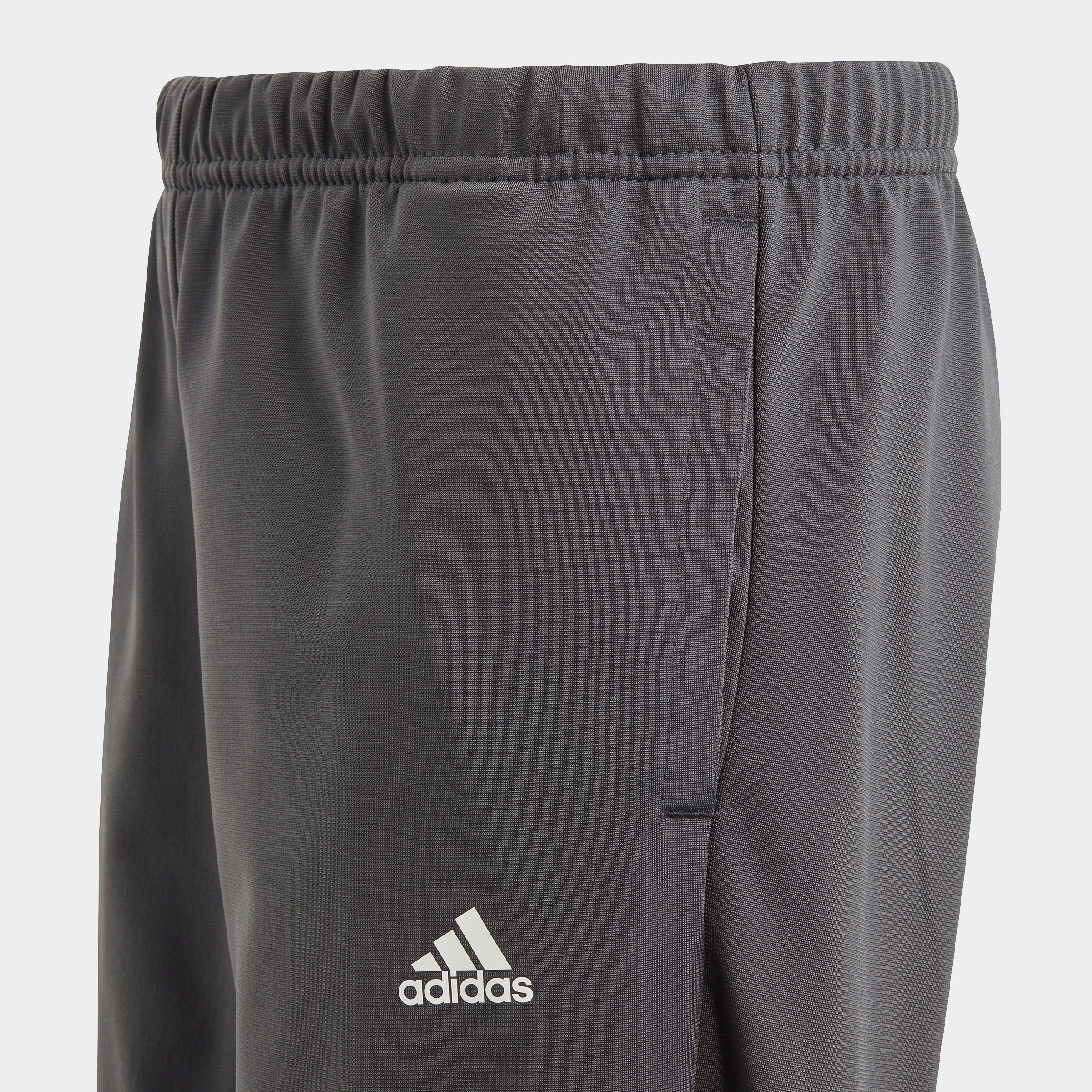 adidas Sportswear LOGO«, auf »ESSENTIALS | Trainingsanzug BAUR tlg.) BIG (2 Rechnung