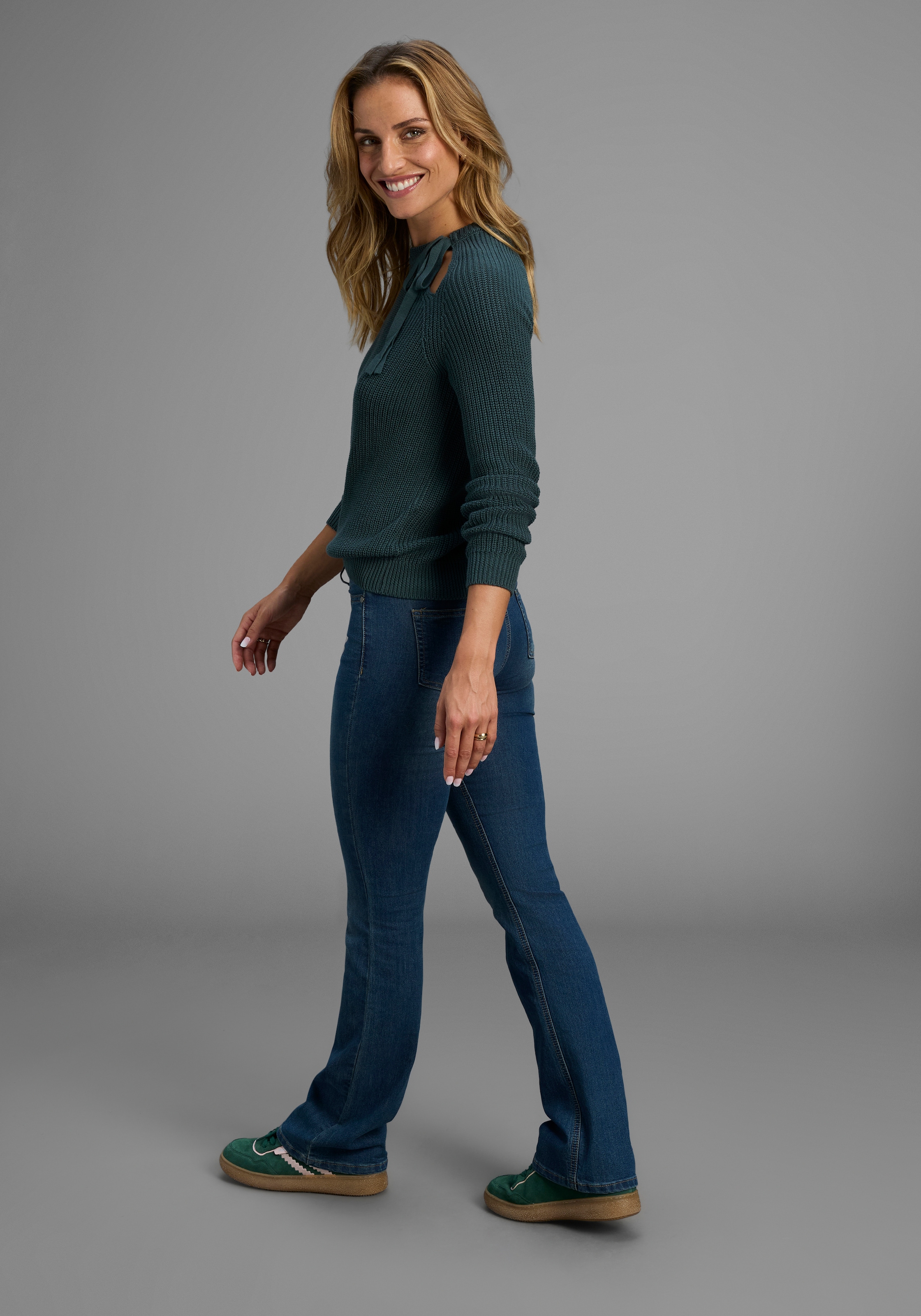 Arizona Bootcut-Jeans »Shaping«, elastische Passform, Bootcut-Beinform, Used-Waschung, hohe Taille